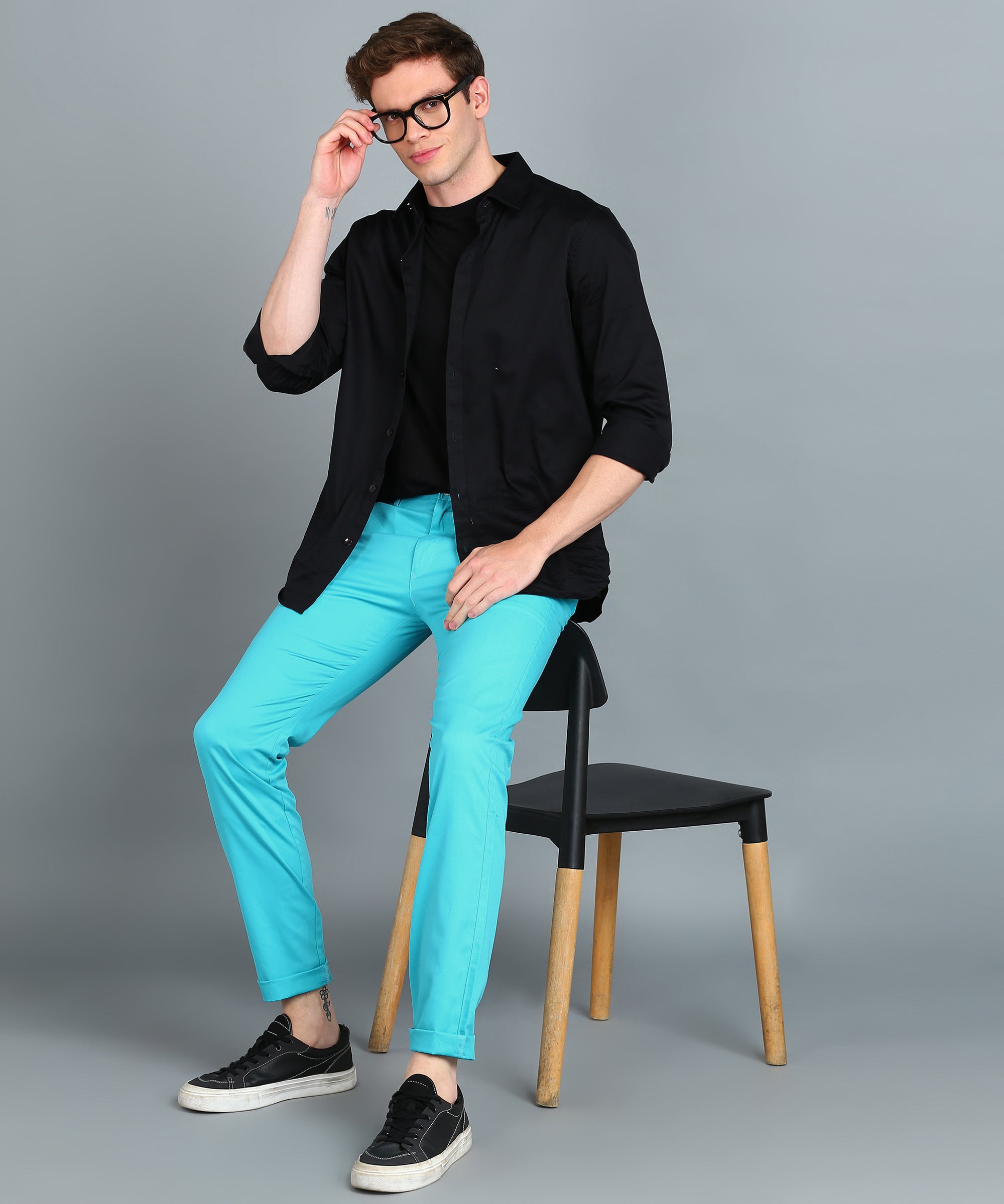 Men's Blue Cotton Light Weight Non-Stretch Slim Fit Casual Trousers