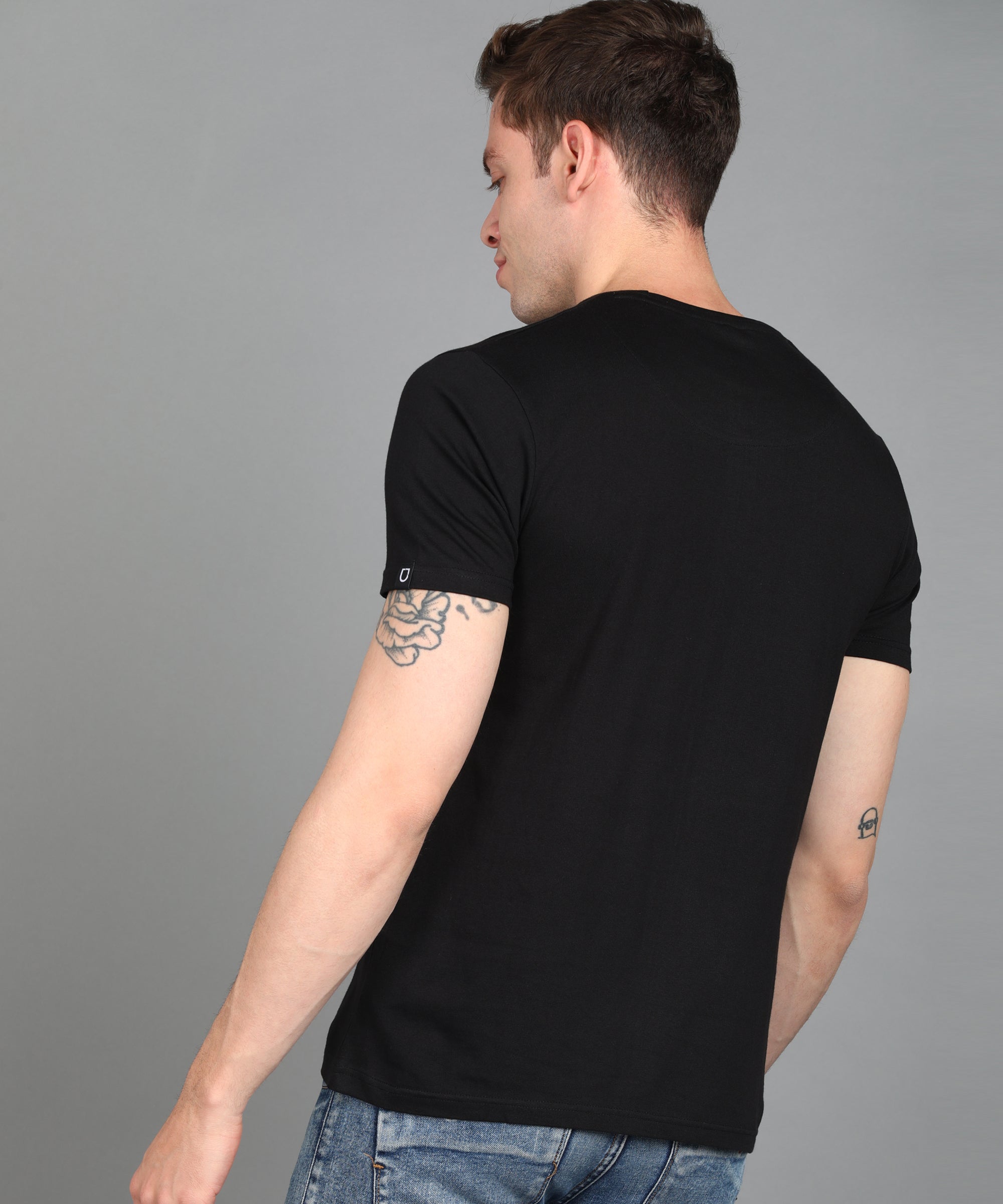 Urbano Fashion Men's Black Graphic Printed Round Neck Half Sleeve Slim Fit Cotton T-Shirt