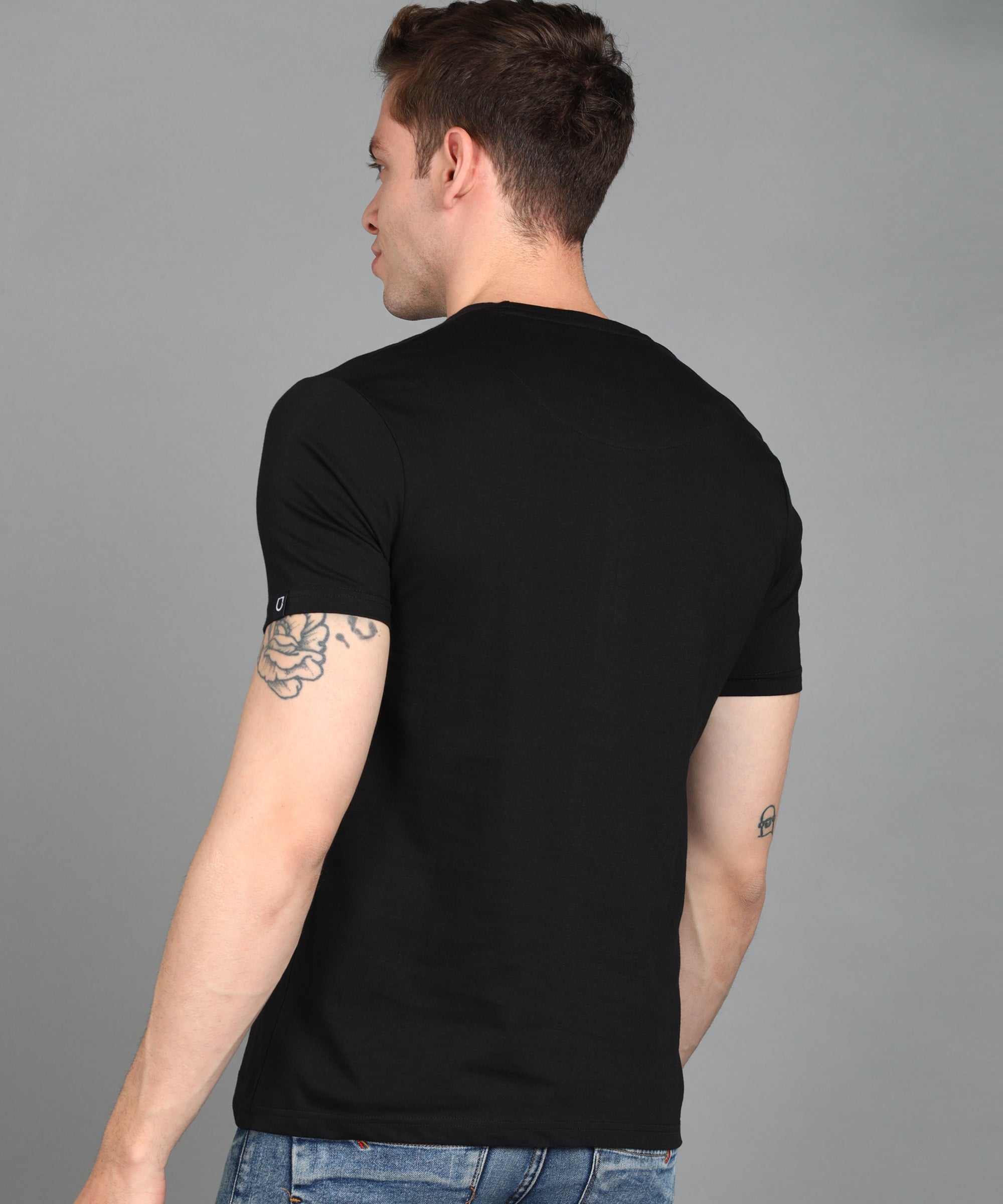 Urbano Fashion Men's Black Graphic Printed Round Neck Half Sleeve Slim Fit Cotton T-Shirt