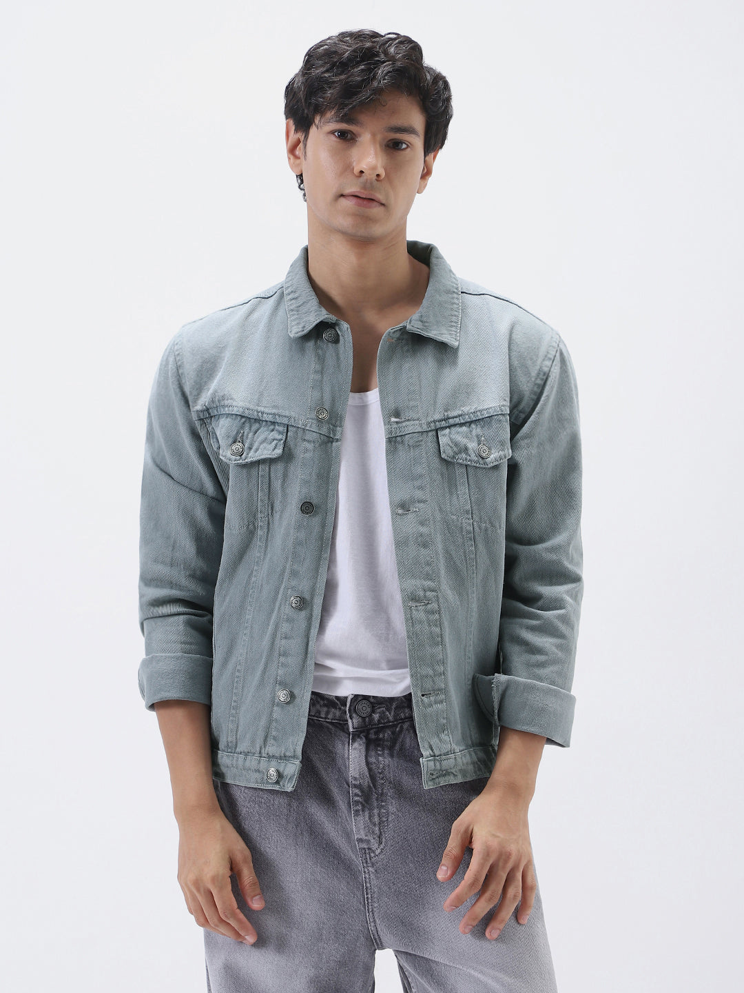 Men's Light Grey Solid Regular Fit Washed Full Sleeve Denim Jacket