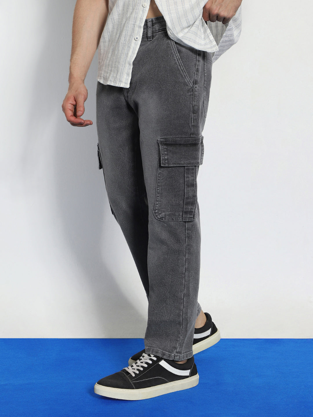 Men's Light Grey Regular Fit Washed Cargo Jeans With 6 Pockets Stretchable