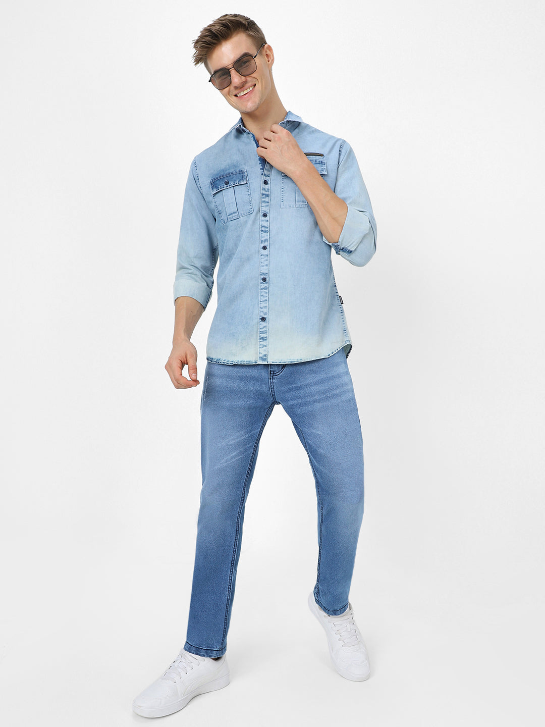 Men's Light Blue Slim Fit Mild Distressed/Torn Jeans Stretchable