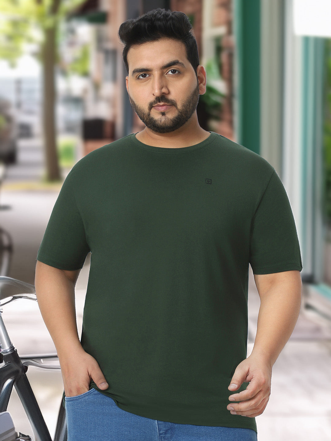 Plus Men's Dark Green Solid Regular Fit Round Neck Cotton T-Shirt