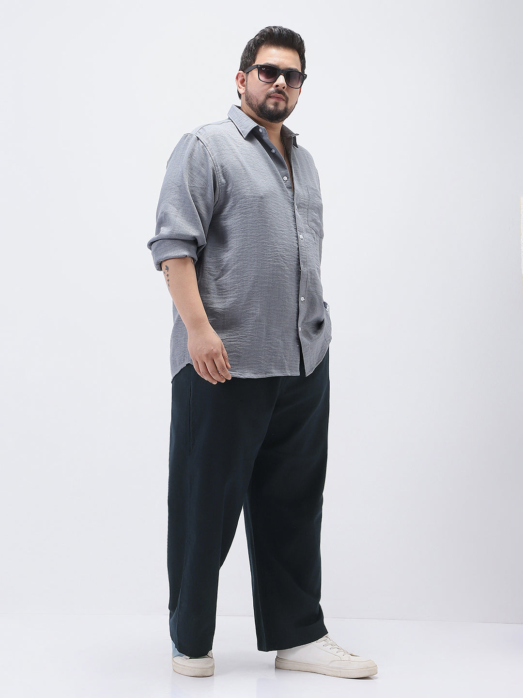 Plus Men's Navy Loose Fit Solid Linen Blend Trousers Non-Stretchable