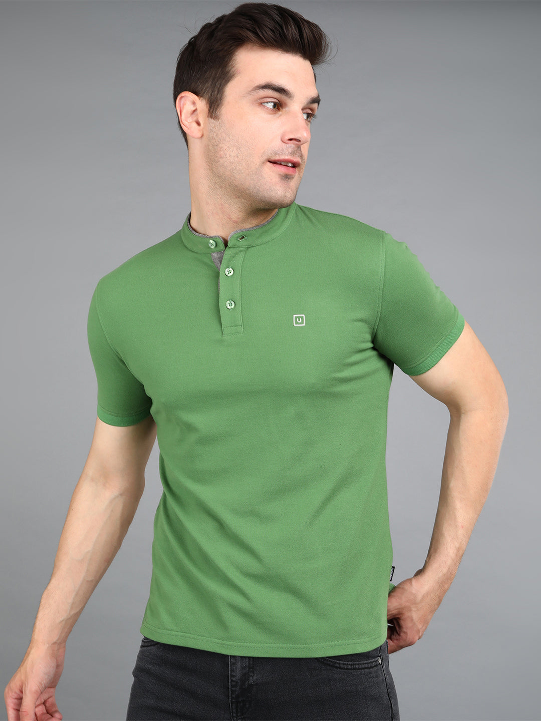 Half Sleeve Mandarin Collar Polo T Shirt Men's Green Solid Slim Fit Half Sleeve Cotton Polo T-Shirt With Mandarin Collar