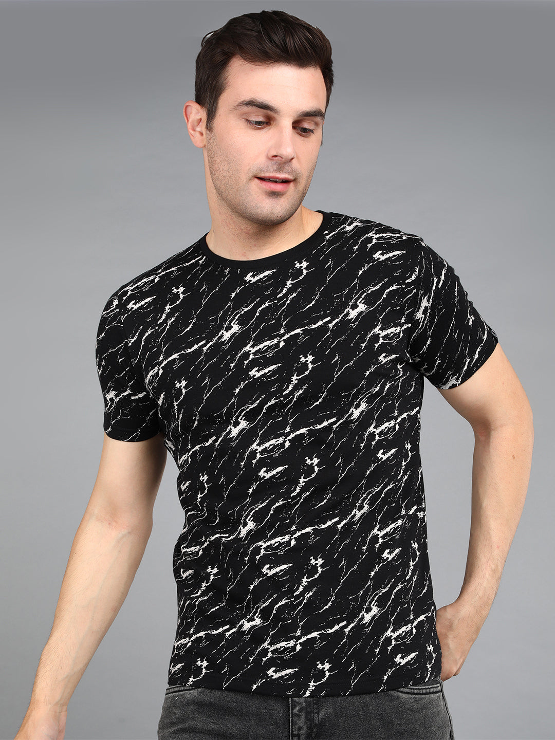 Urbano Fashion Men's Black Printed Round Neck Half Sleeve Slim Fit Cotton T-Shirt