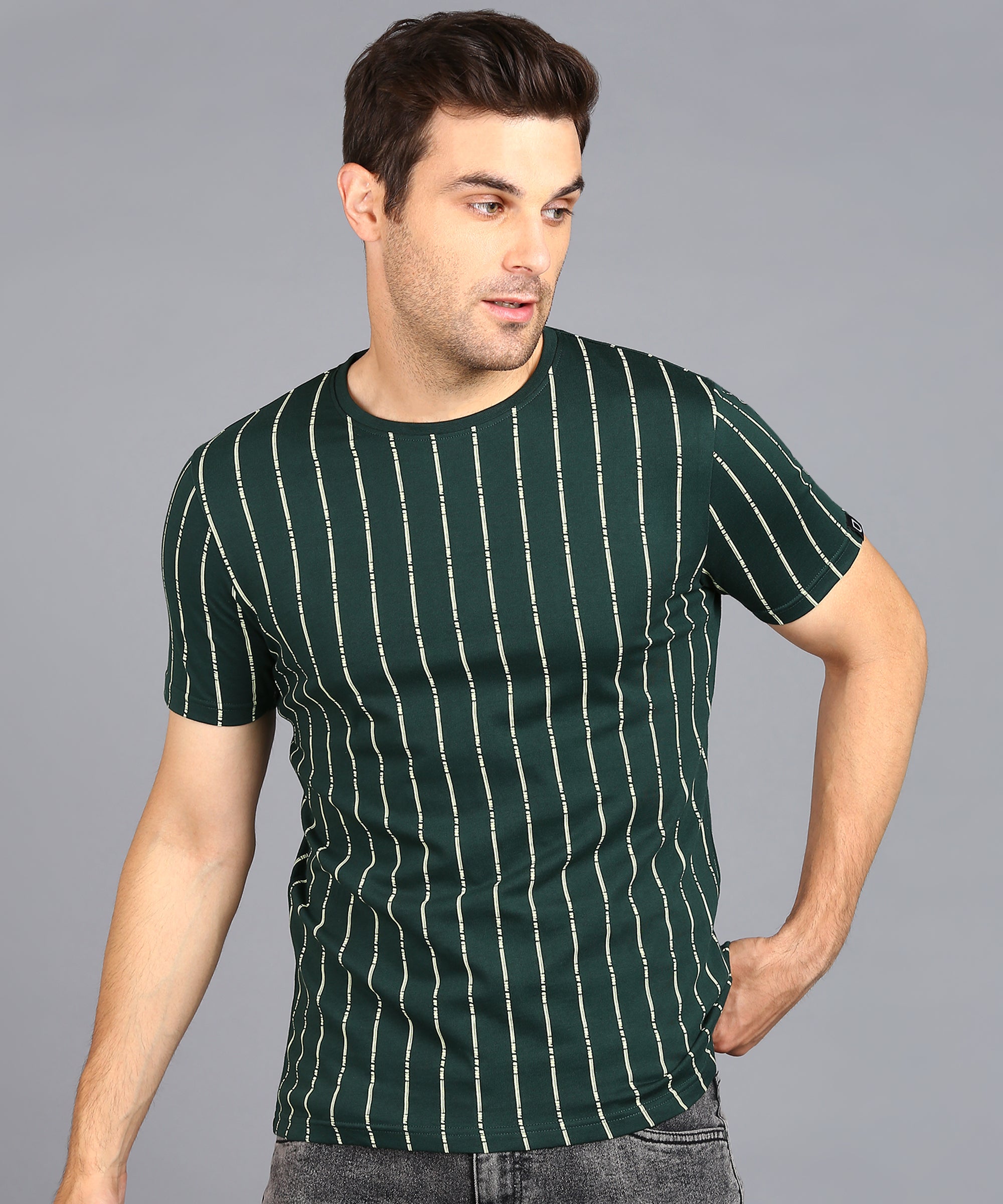 Urbano Fashion Men's Green Printed Round Neck Half Sleeve Slim Fit Cotton T-Shirt