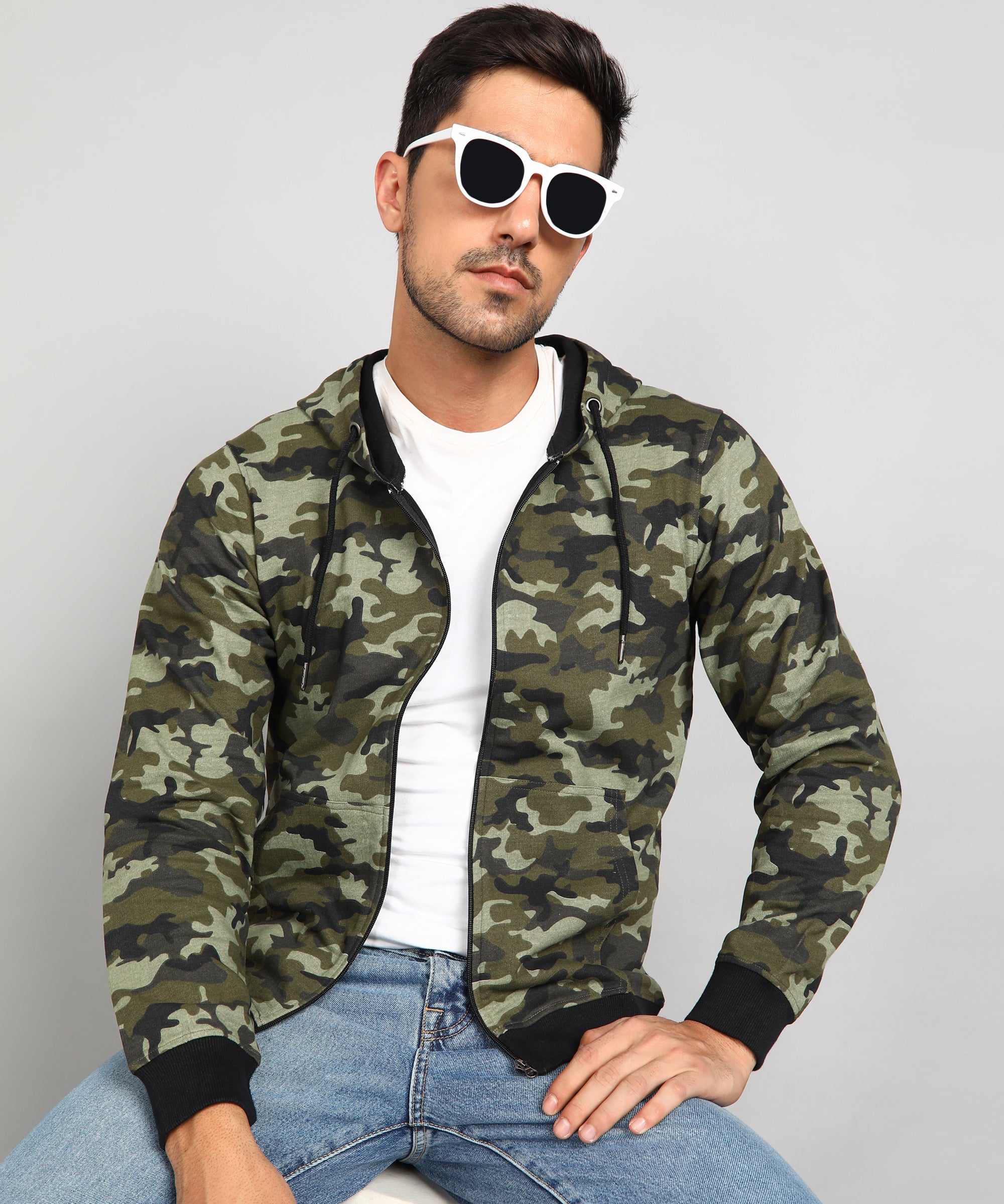 Men's Khaki Green Regular Fit Camouflage Printed Full Sleeve Casual Hooded Sweatshirt