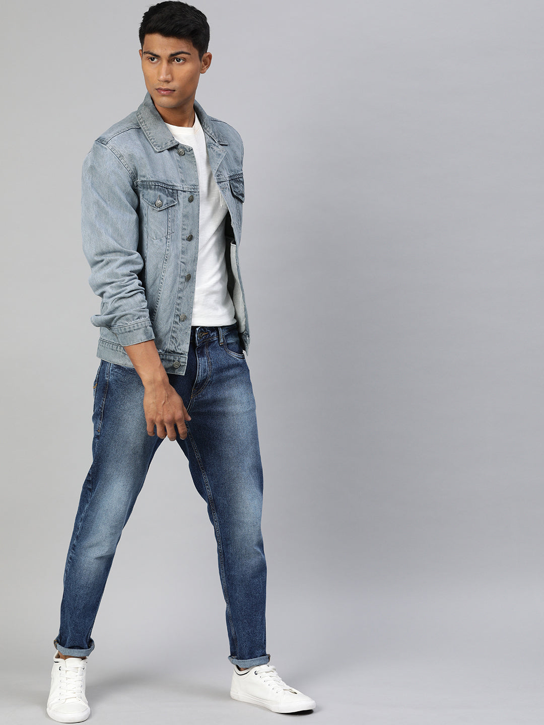 Urbano Fashion Men's Light Grey Solid Regular Fit Washed Full Sleeve Denim Jacket