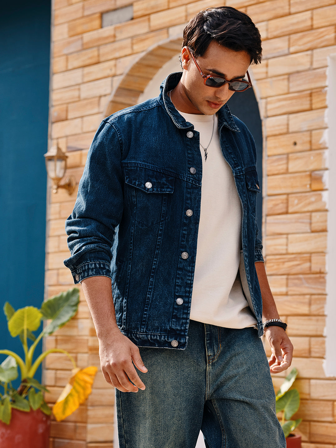 Men's Blue Solid Regular Denim Jacket
