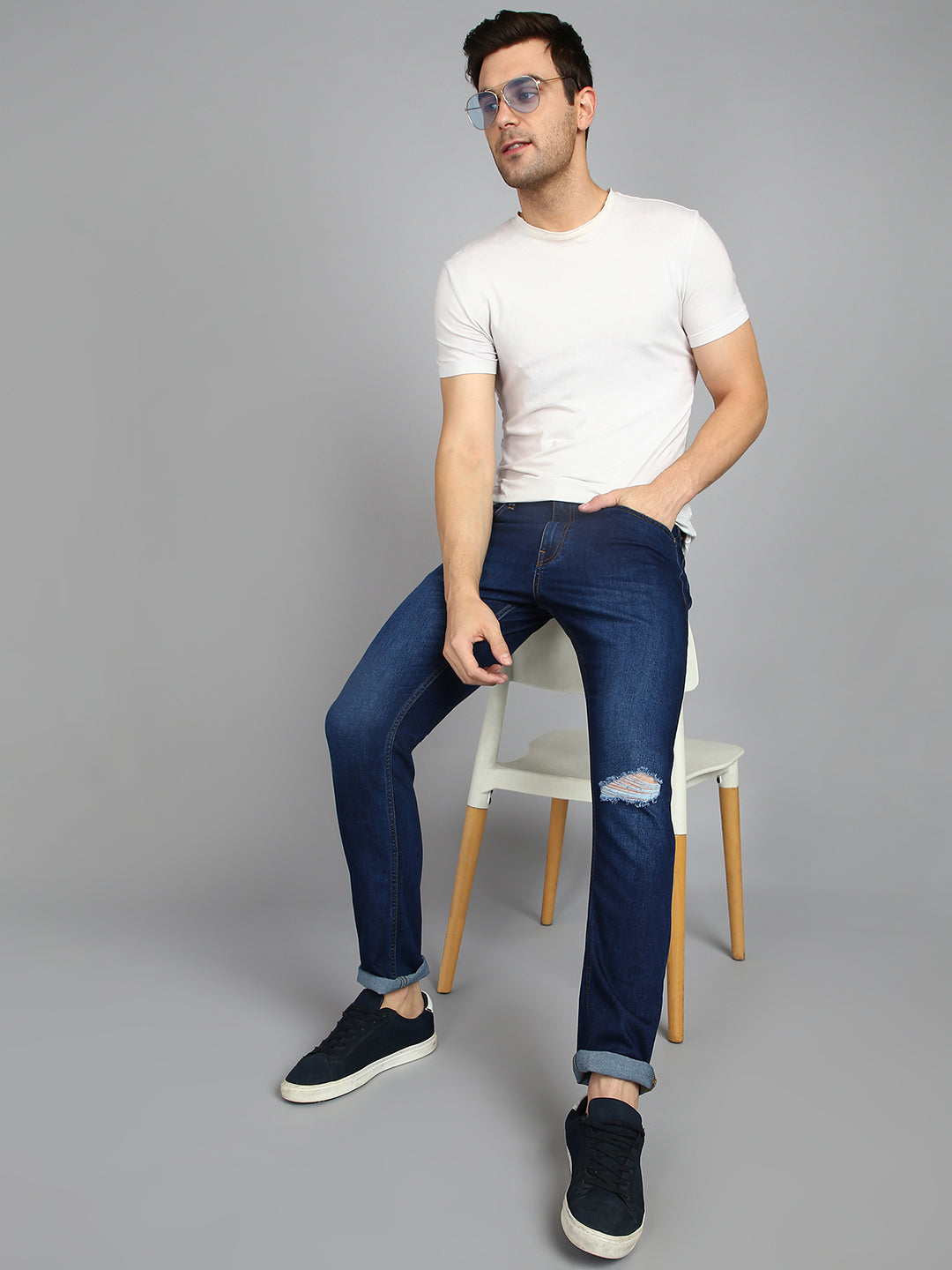 Urbano Fashion Men's Blue Slim Fit Washed Mild Distressed Jeans Stretch