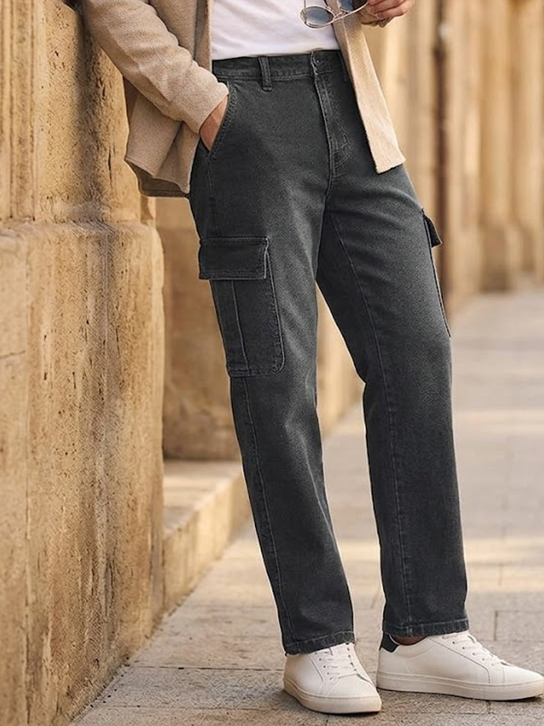 Men's Grey Regular Fit Washed Cargo Jeans With 6 Pockets Stretchable