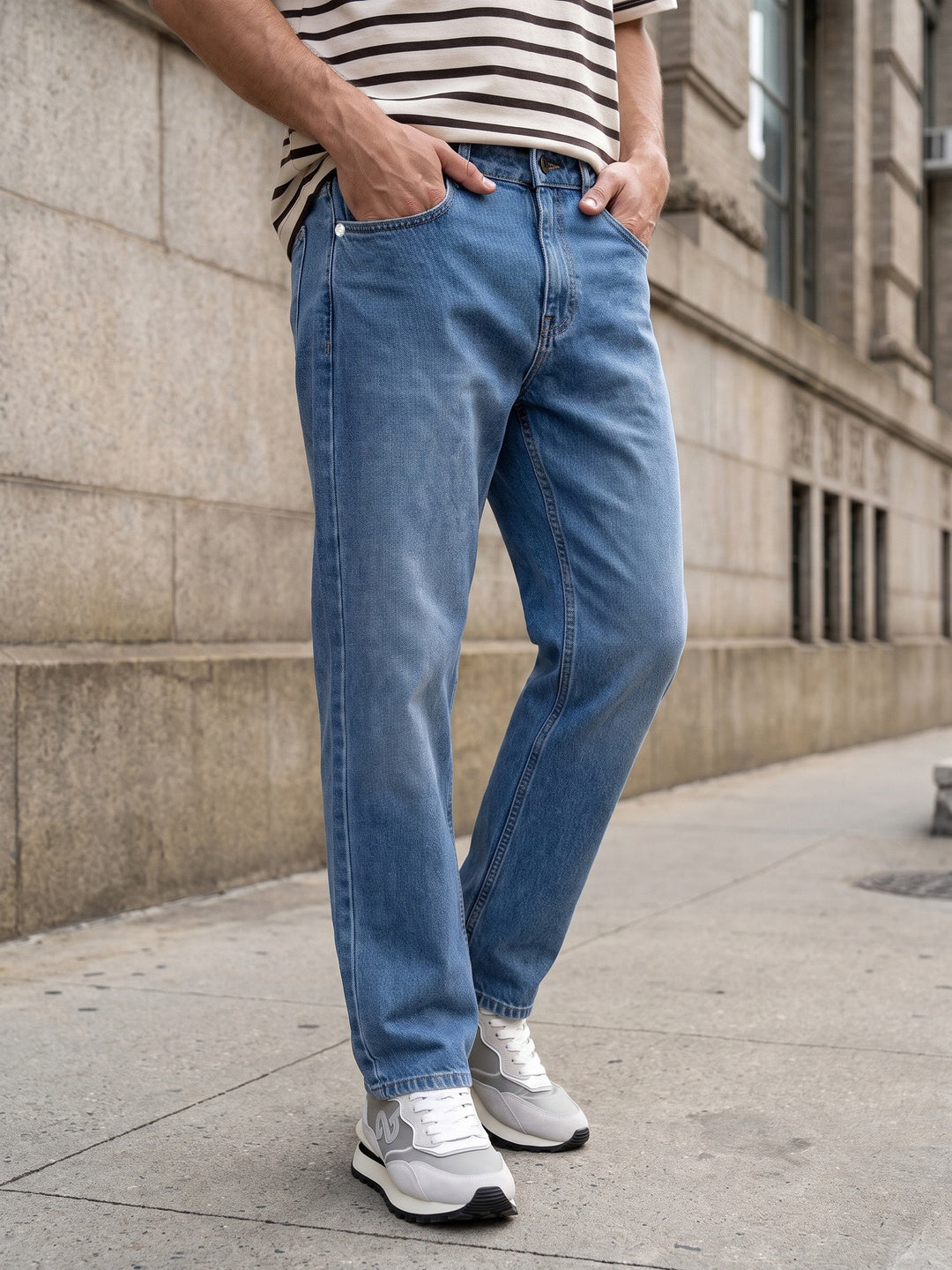 Men's Light Blue Relaxed Fit Washed Denim Jeans Non-Stretchable
