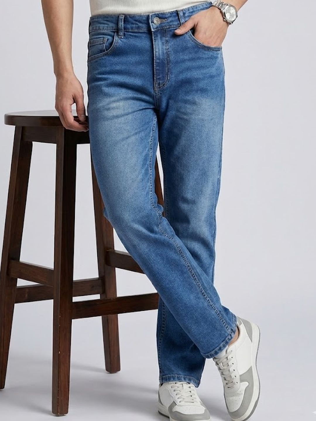 Men's Blue Straight Fit Washed Jeans Stretchable