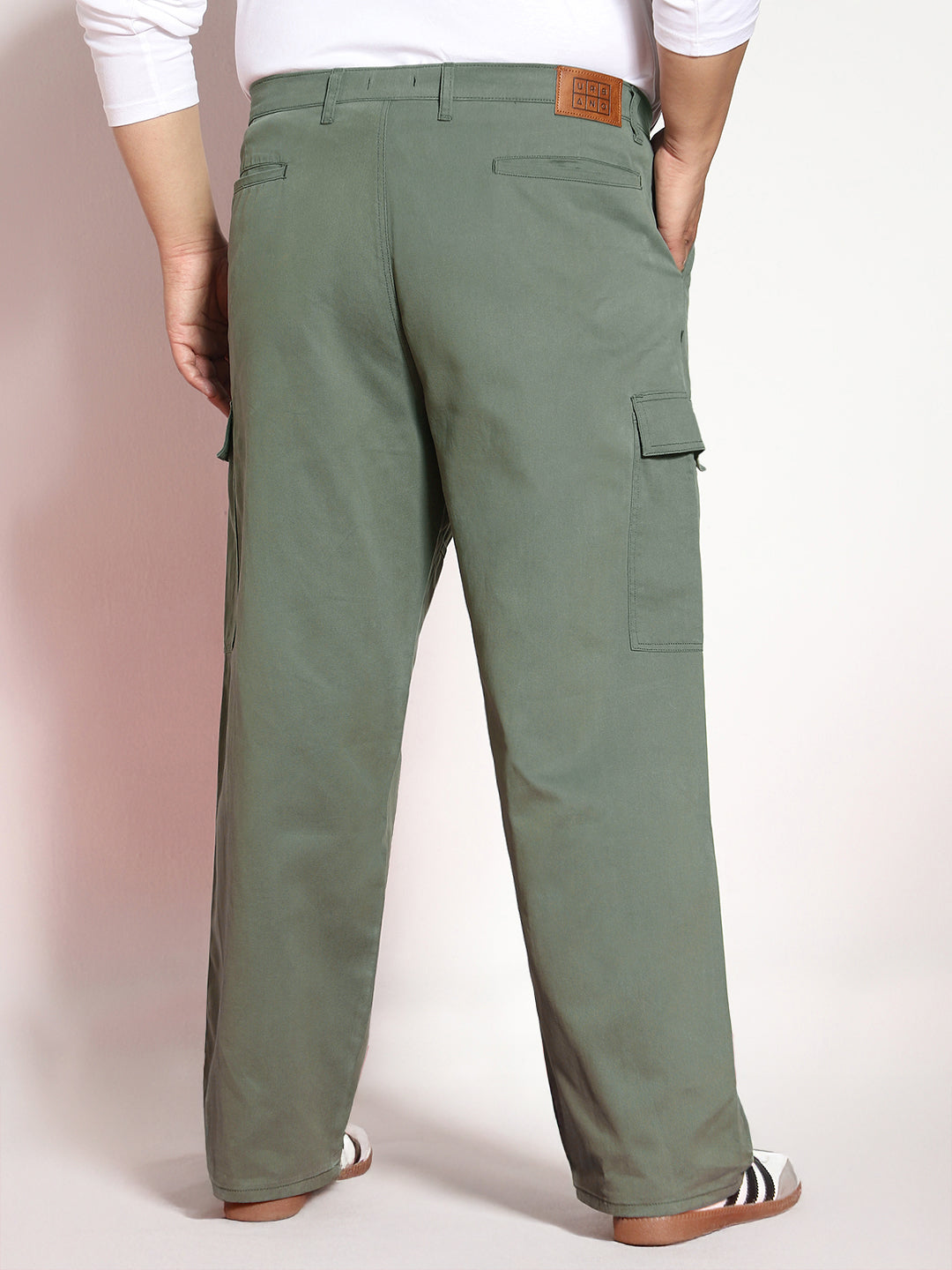 Plus Men's Light Grey Loose Baggy Fit Solid Cargo Chino Pant with 6 Pockets Non-Stretchable