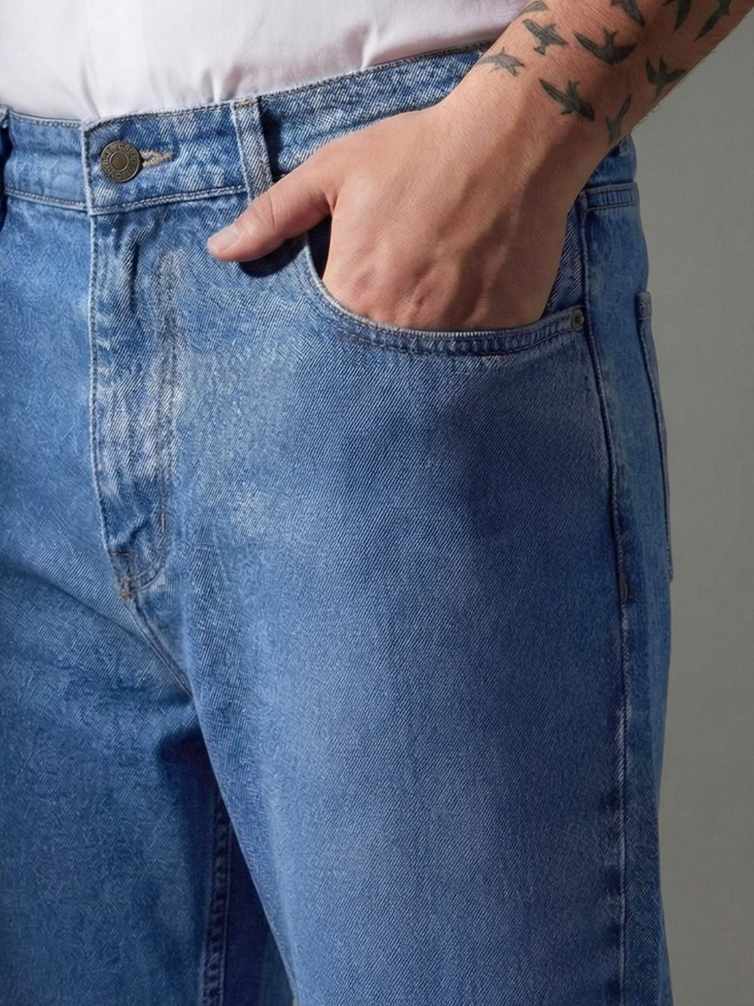 Plus Men's Ice Blue Relaxed Fit Washed Denim Jeans Non-Stretchable