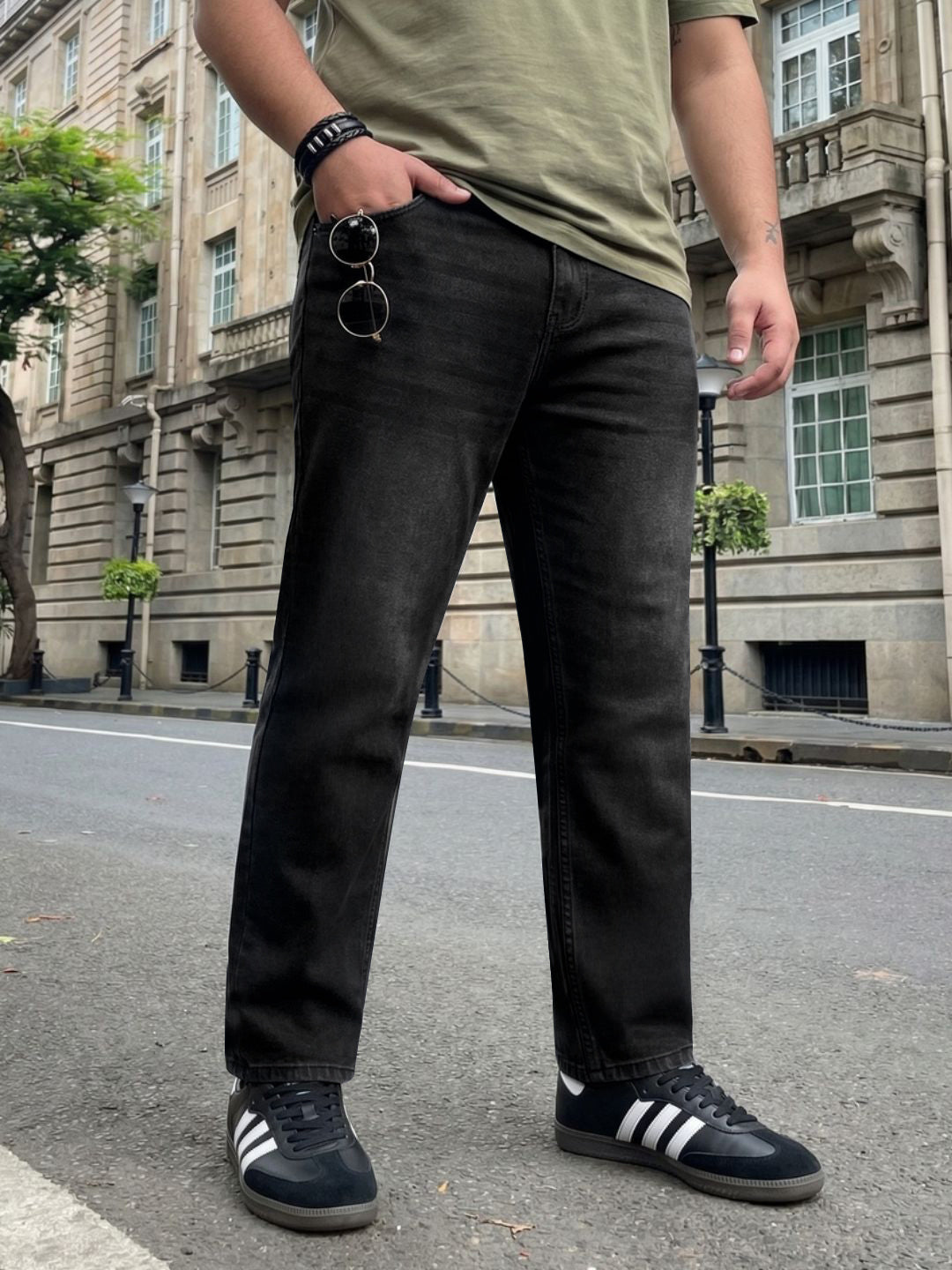 Plus Men's Black Relaxed Fit Washed Denim Jeans Non-Stretchable