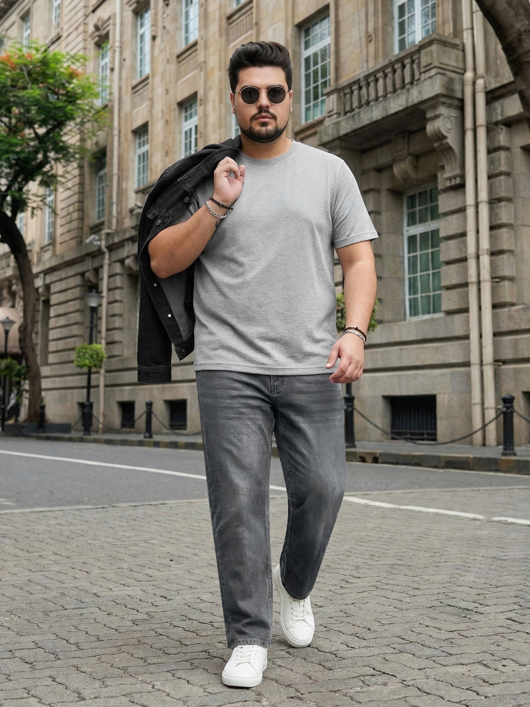 Plus Men's Light Grey Relaxed Fit Washed Denim Jeans Non-Stretchable