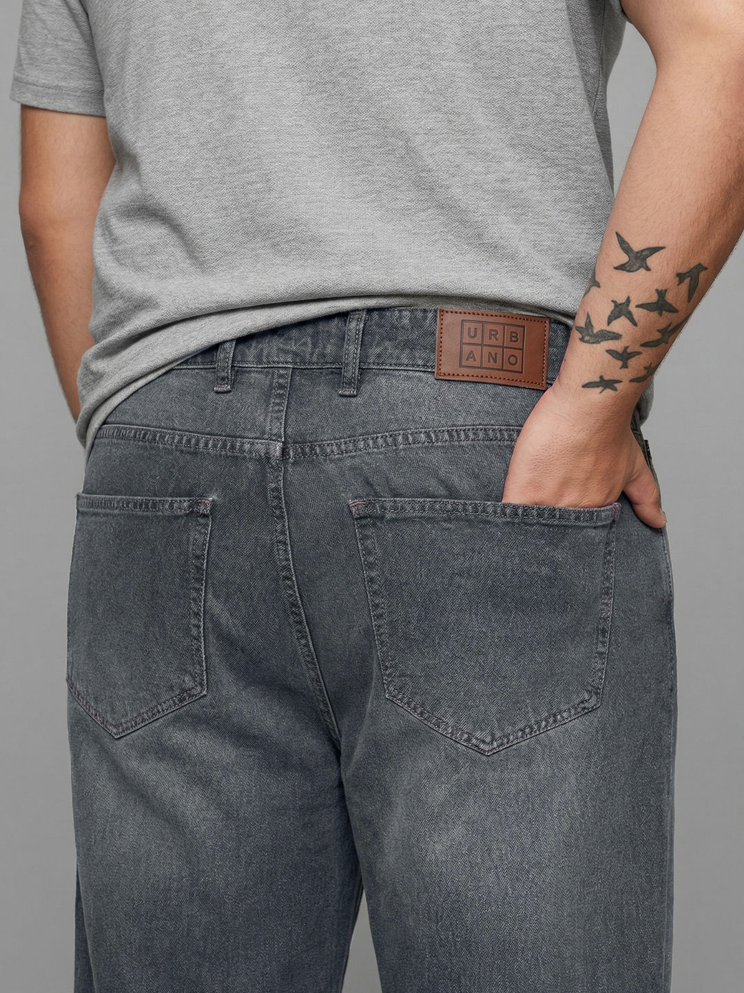 Plus Men's Light Grey Relaxed Fit Washed Denim Jeans Non-Stretchable