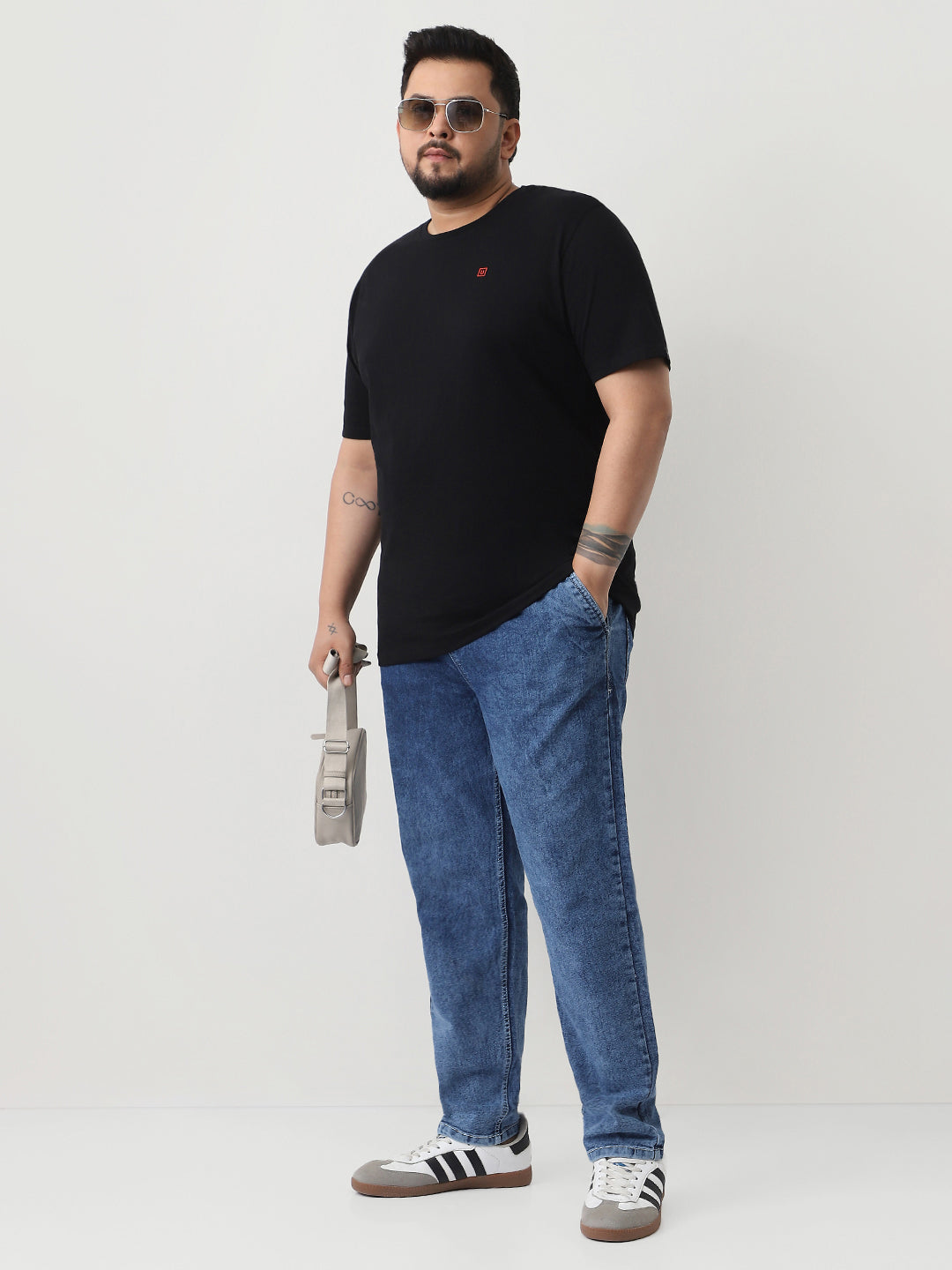 Plus Men's Black Solid Regular Fit Round Neck Cotton T-Shirt