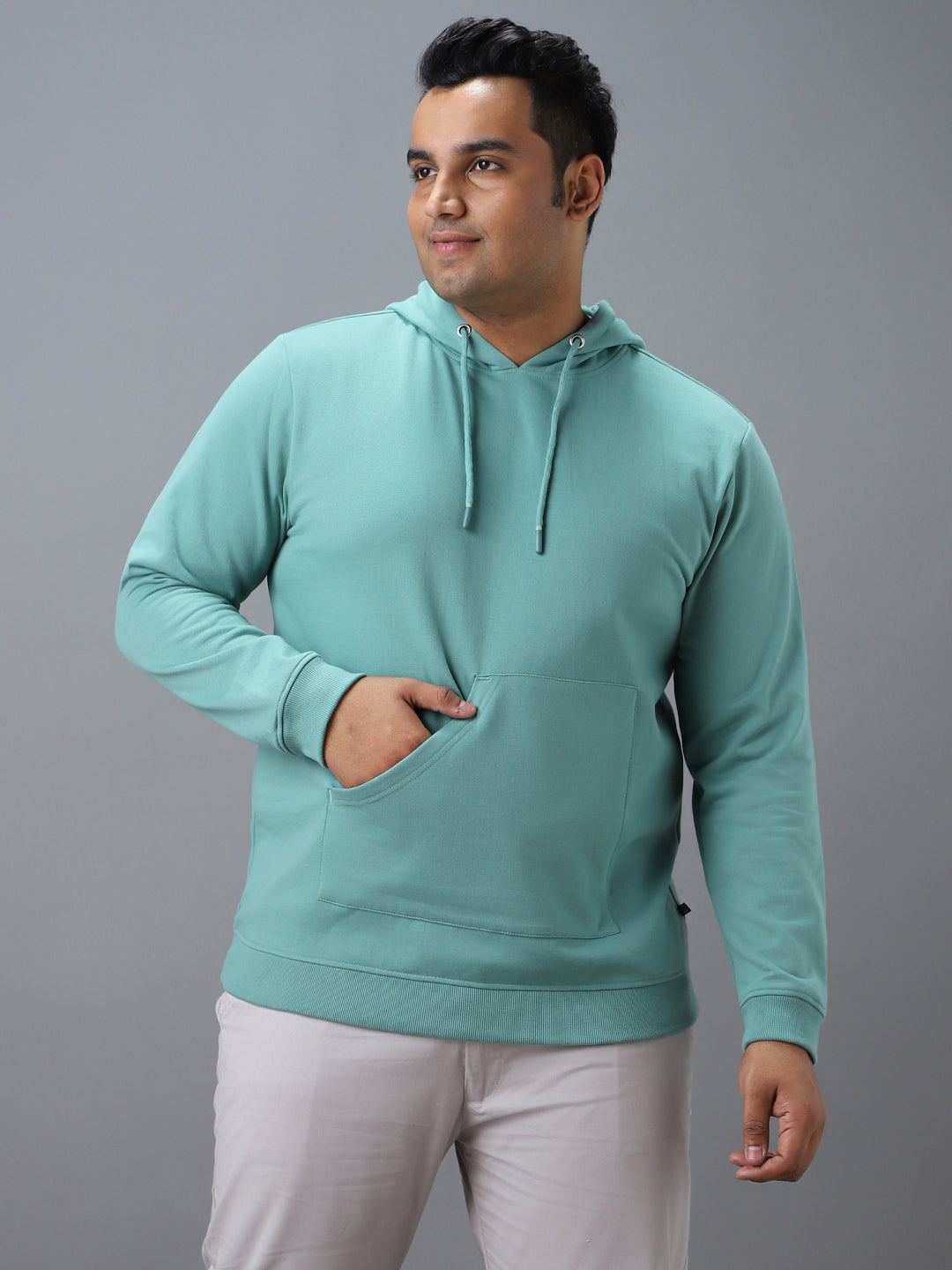 Urbano Plus Men's Green Cotton Solid Hooded Neck Sweatshirt