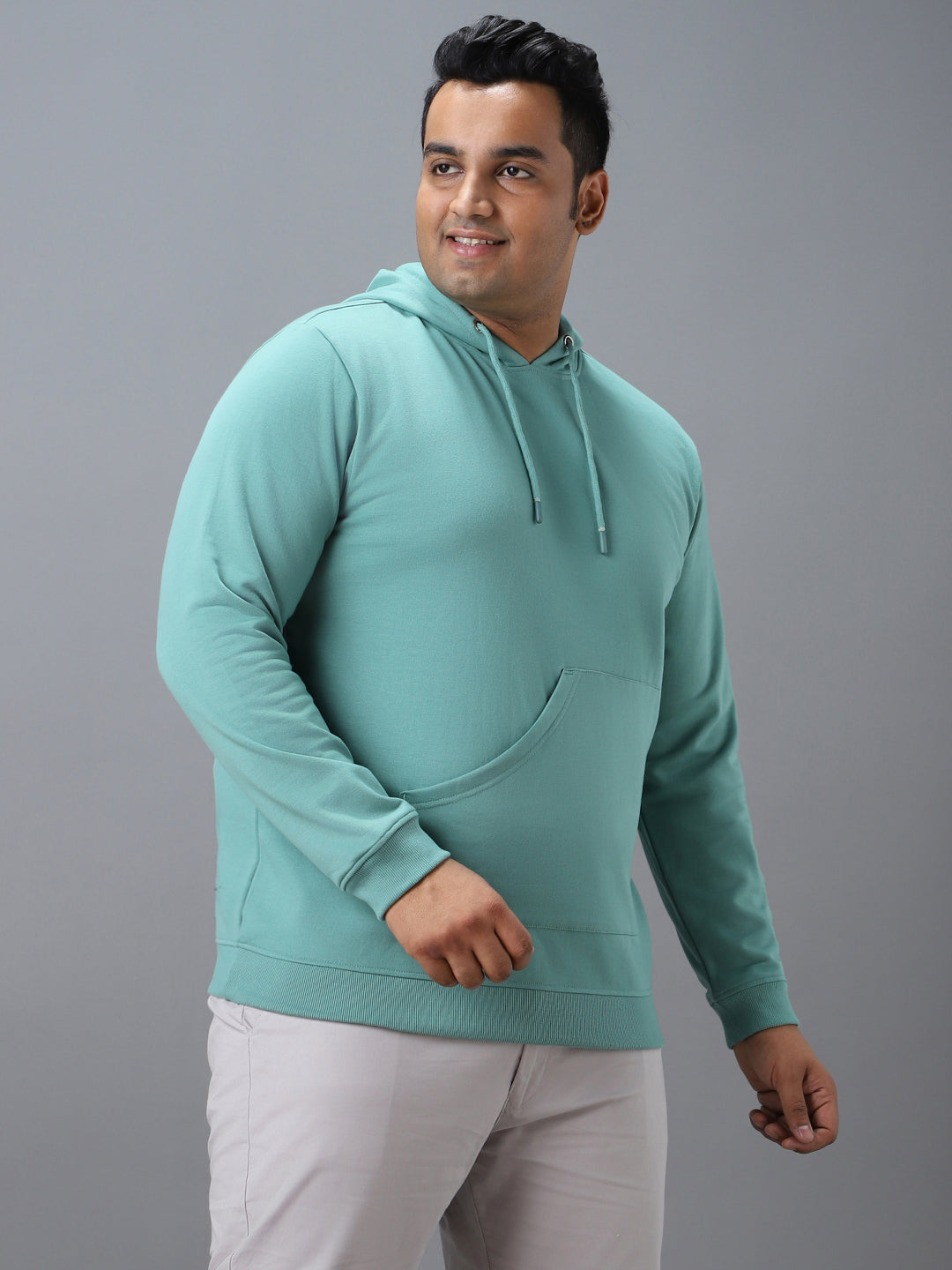 Urbano Plus Men's Green Cotton Solid Hooded Neck Sweatshirt