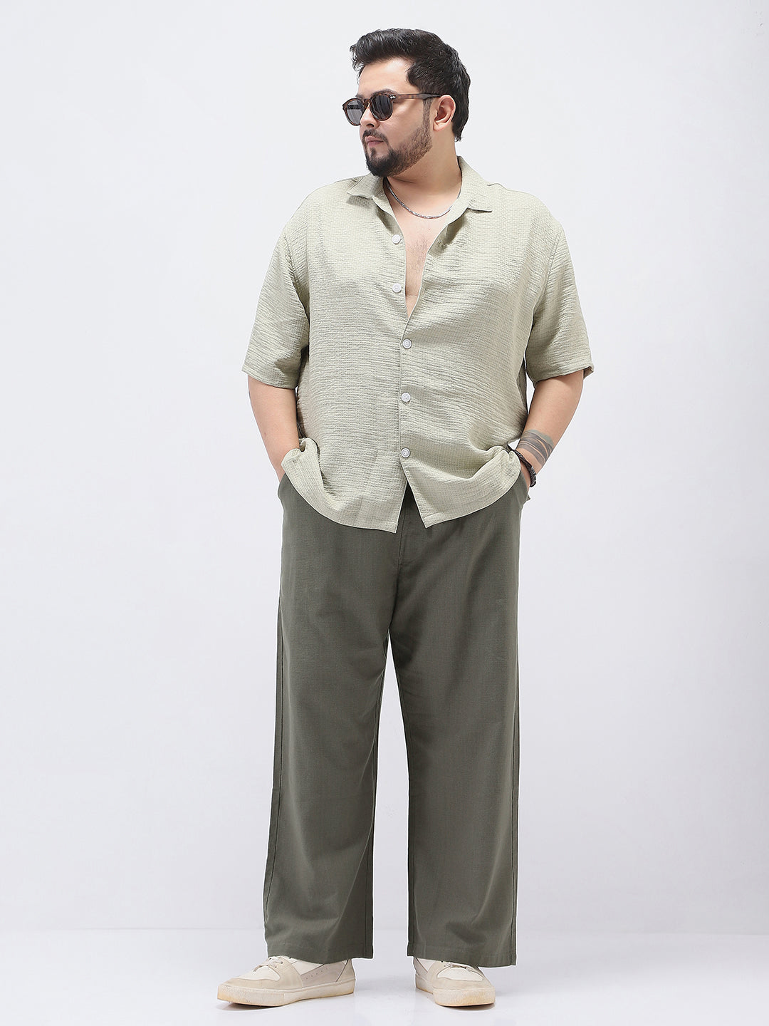 Plus Men's Dusty Grey Loose Fit Solid Linen Blend Trousers Non-Stretchable
