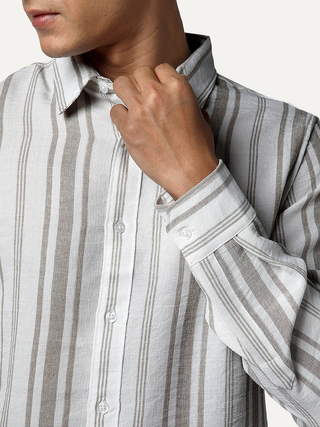 Men's Light Grey Cotton Full Sleeve Relaxed Fit Linen Striped Shirt with Spread Collar
