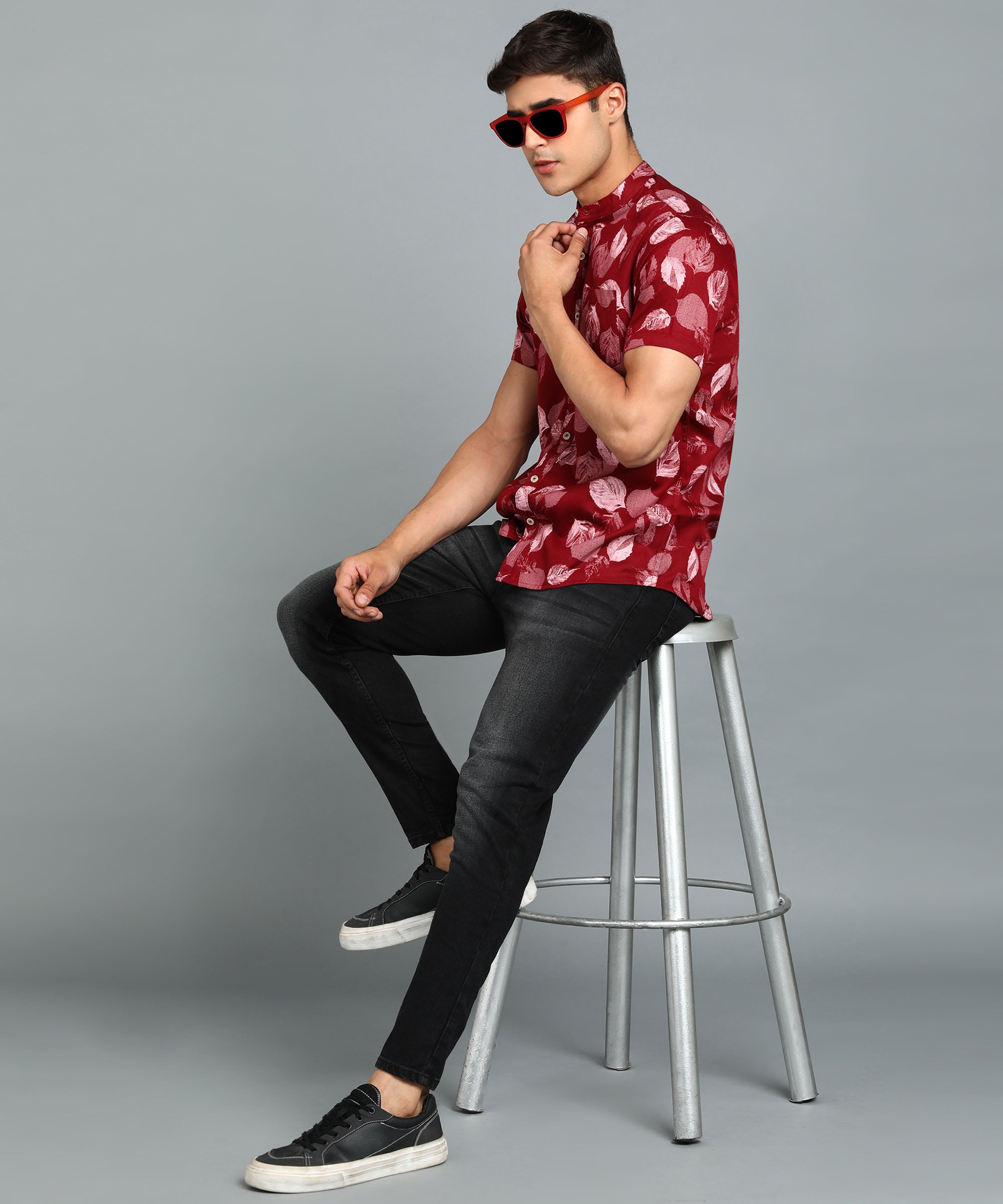 Urbano Fashion Men's Maroon Cotton Half Sleeve Slim Fit Casual Floral Printed Shirt