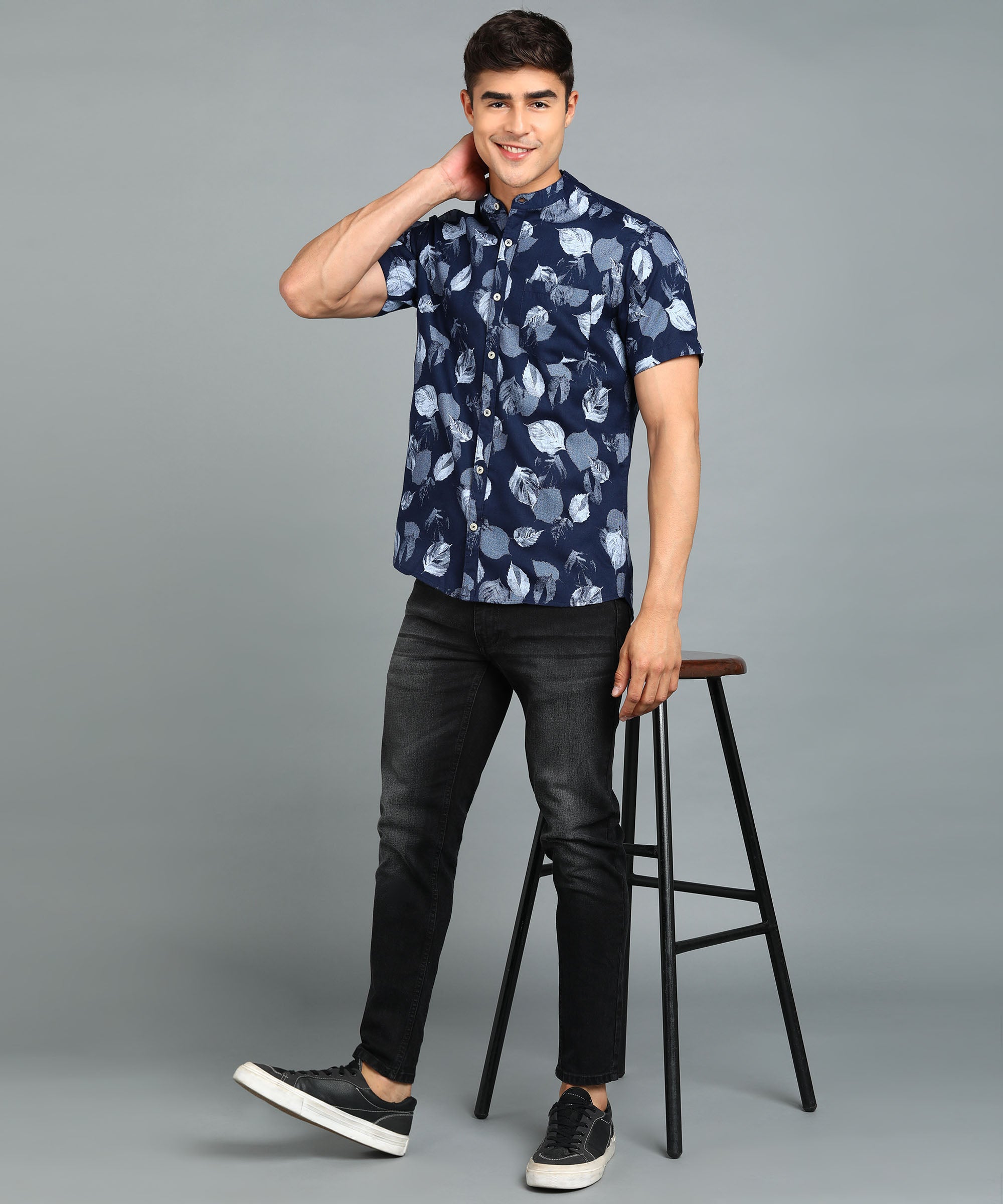Urbano Fashion Men's Navy Blue Cotton Half Sleeve Slim Fit Casual Floral Printed Shirt