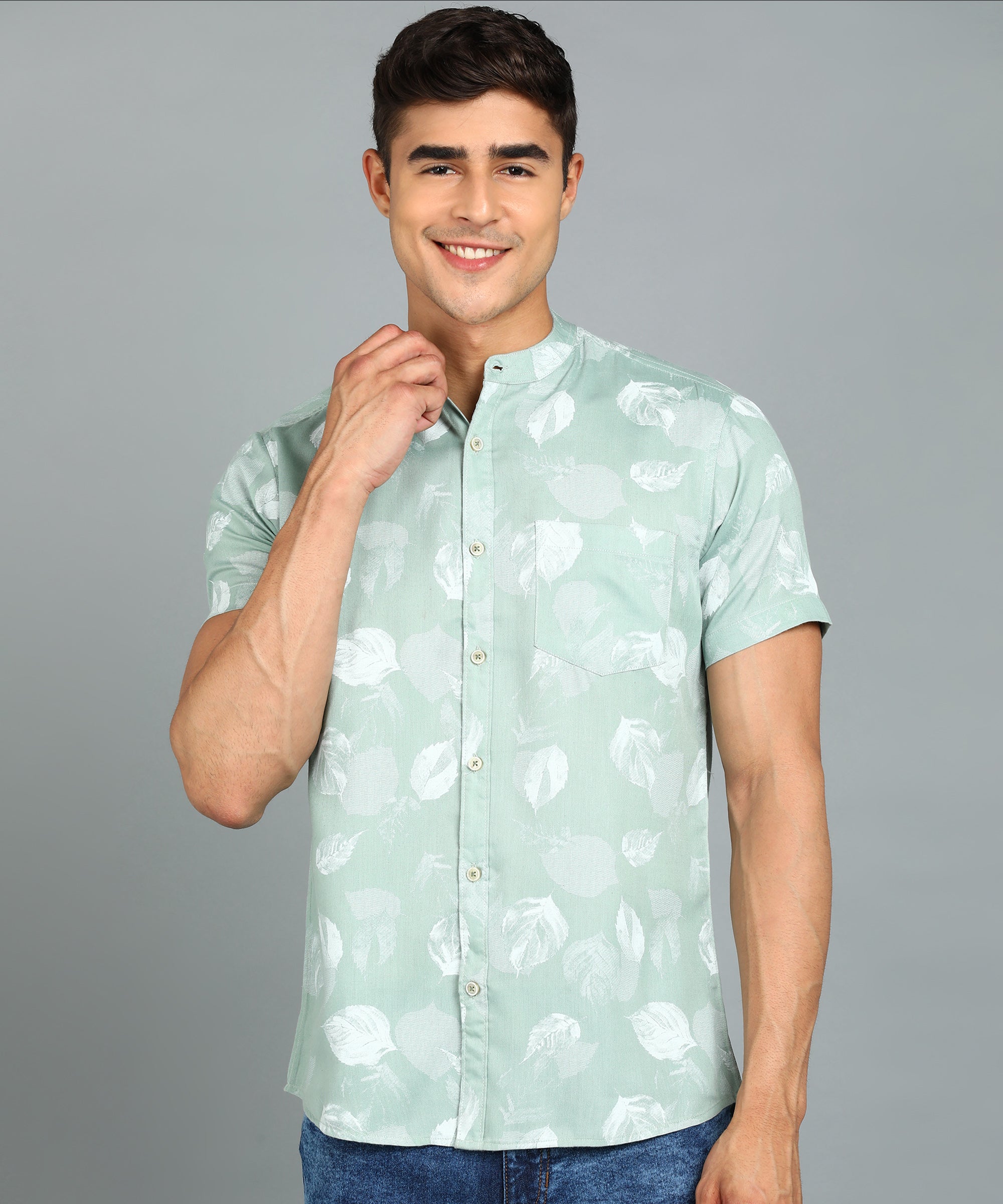 Men's Green Cotton Half Sleeve Slim Fit Casual Floral Printed Shirt