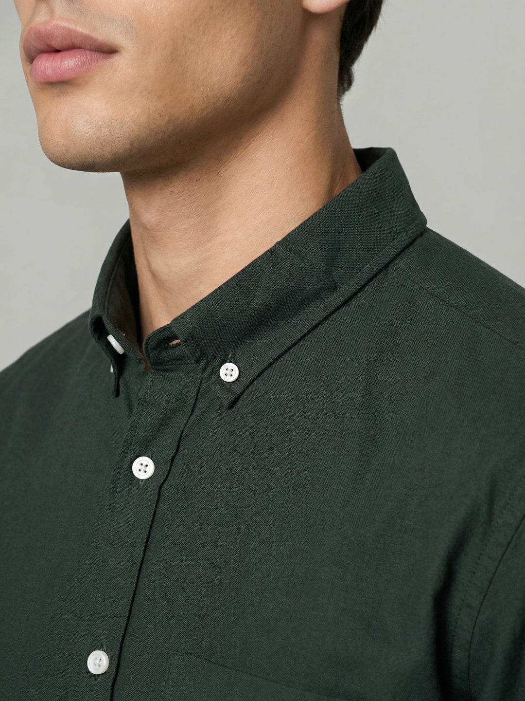 Men's Dark Green Cotton Full Sleeve Regular Fit Solid Oxford Shirt With Button-Down Collar