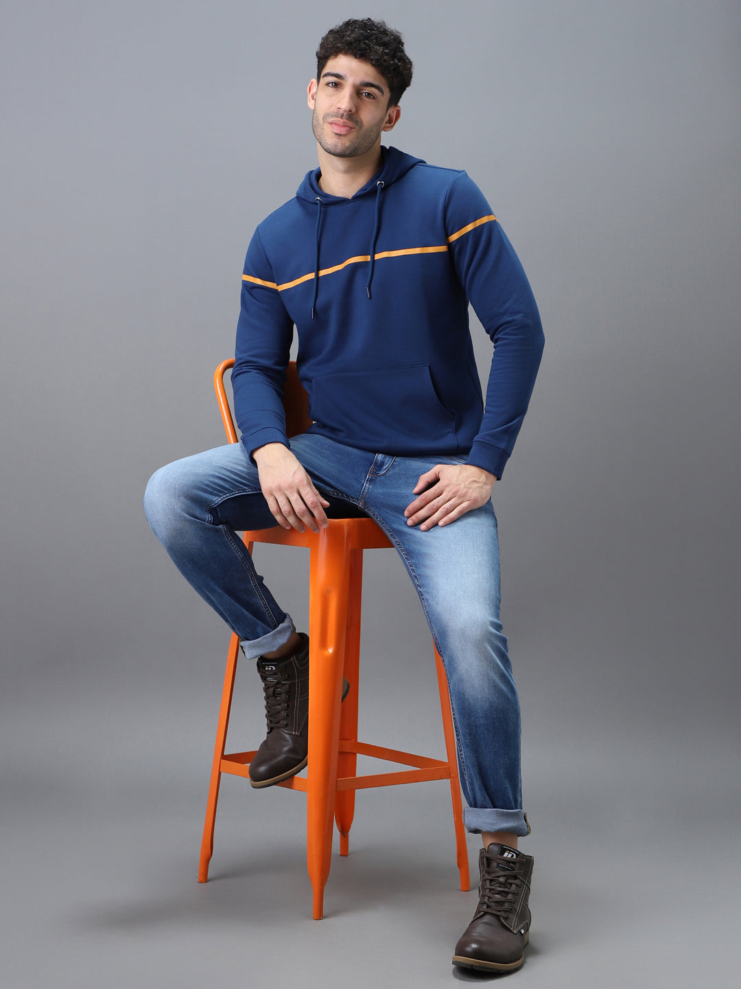 Men's Blue Cotton Solid Hooded Neck Sweatshirt