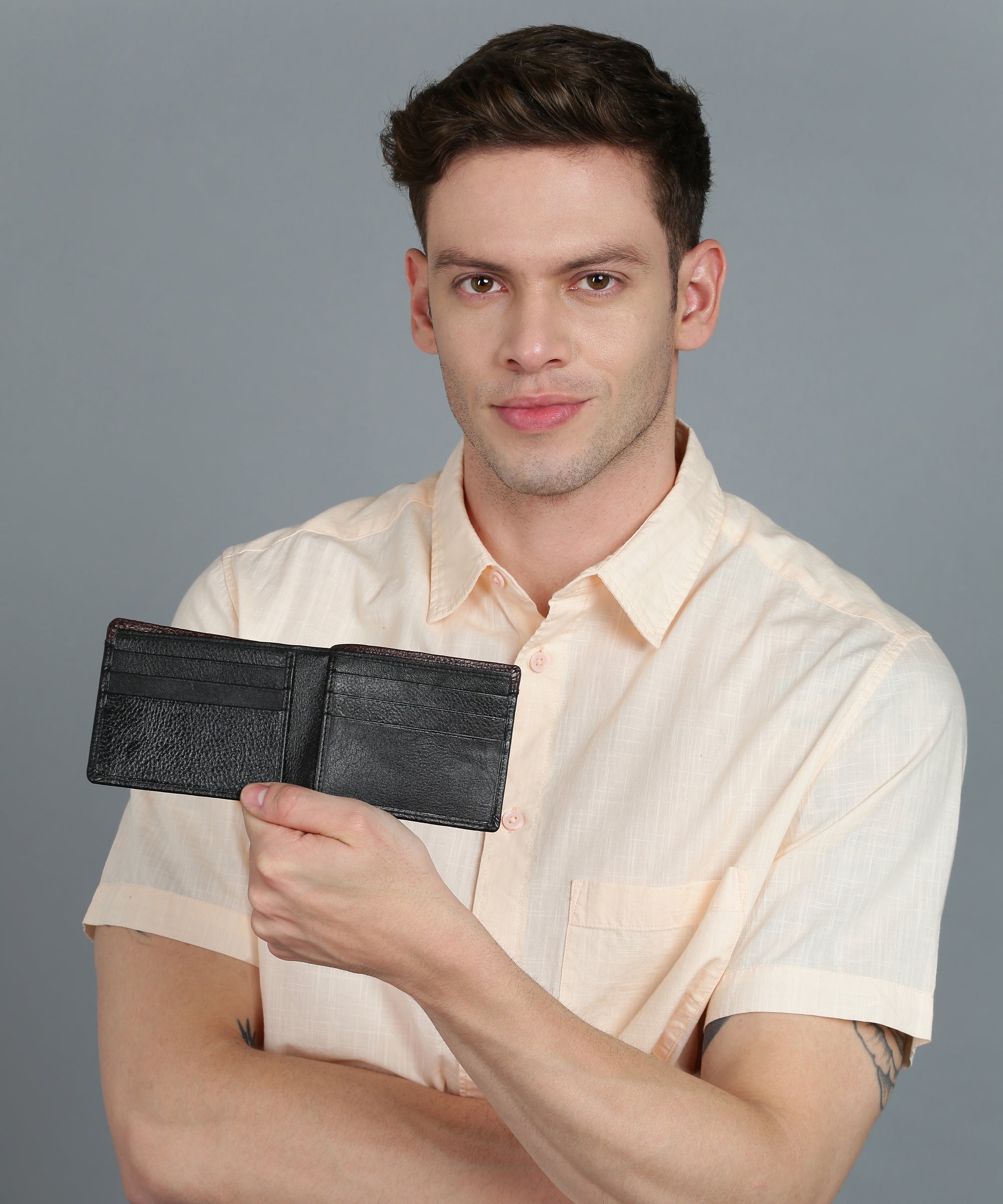 Urbano Fashion Men's Casual, Formal Black Genuine Leather Wallet-6 Card Slots