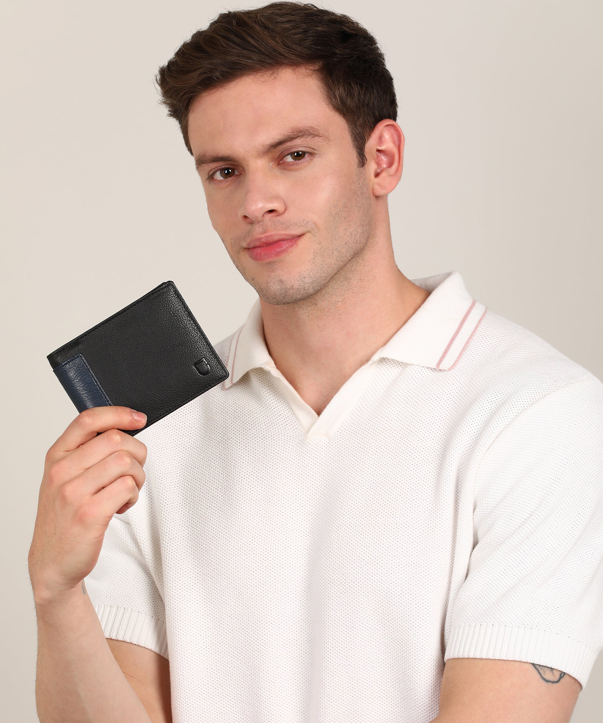 Urbano Fashion Men's Casual, Formal Black Genuine Leather Wallet-8 Card Slots