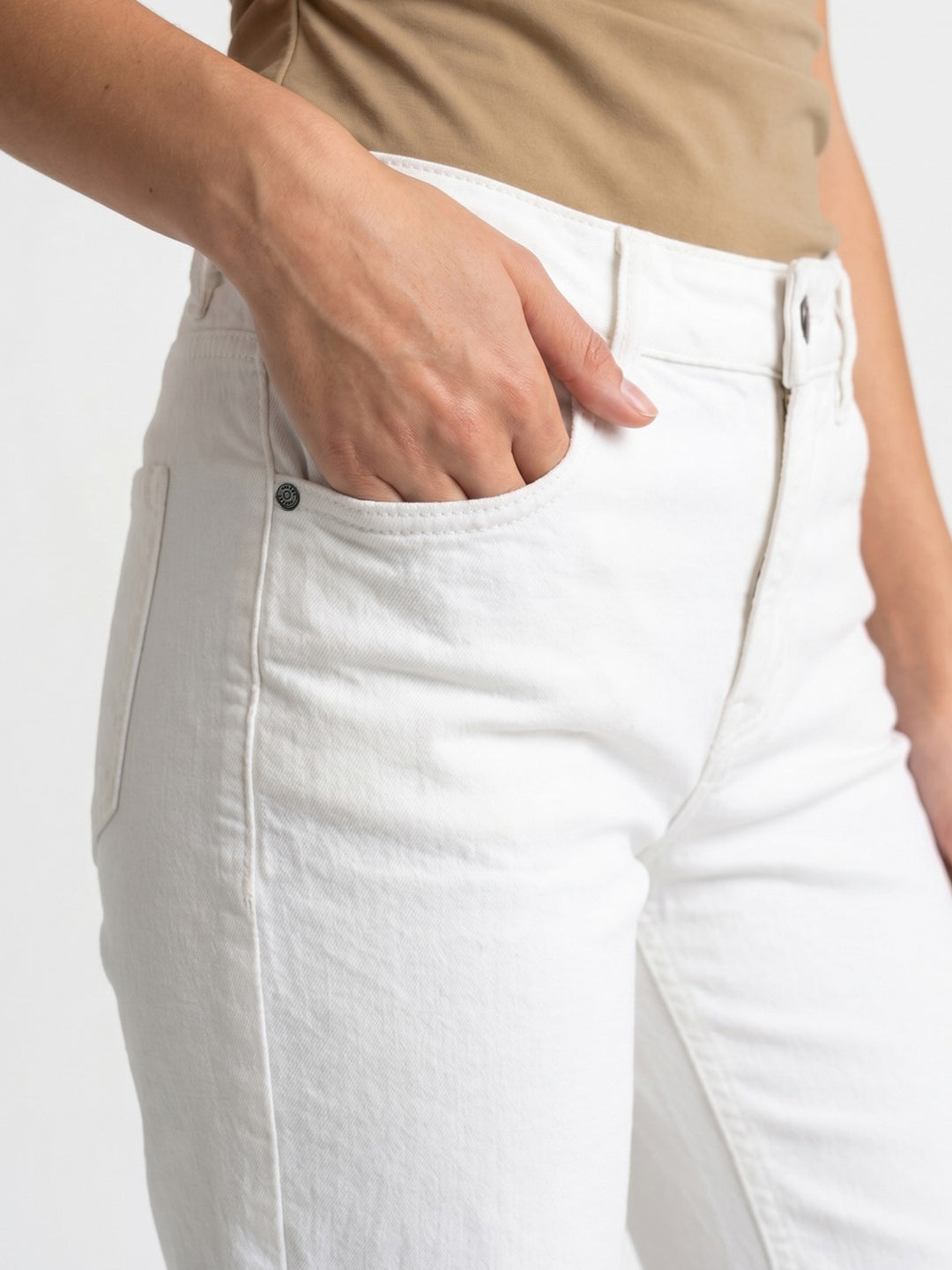 Women's White Mid Rise Bootcut Fit Washed Jeans Stretchable