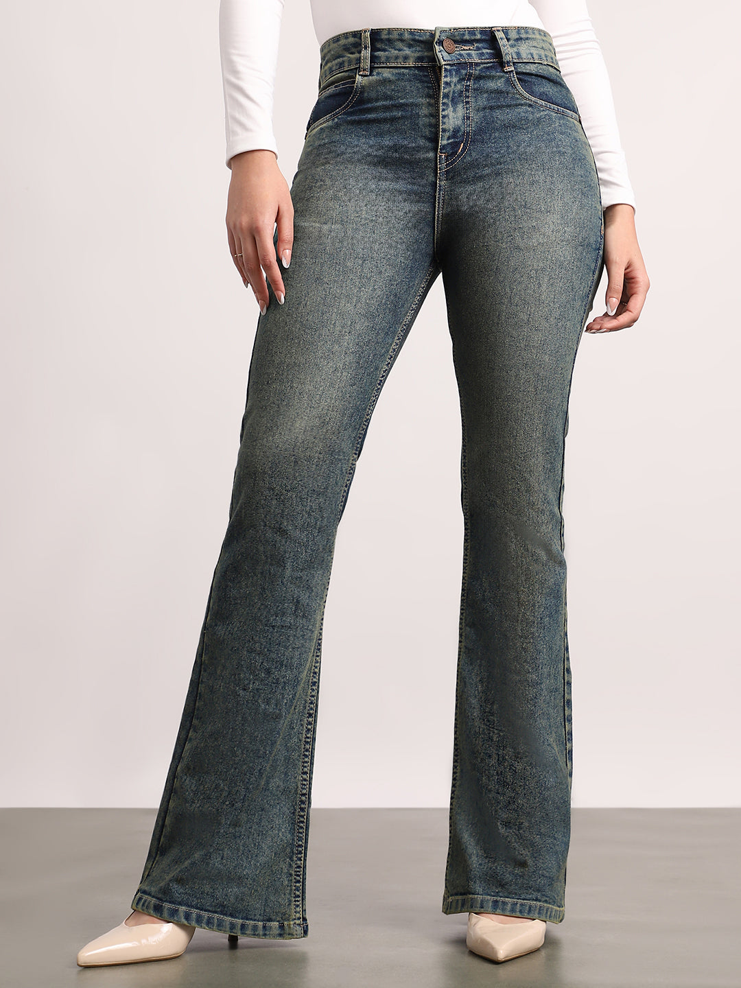 Women's Blue Mid Rise Bootcut Fit Washed Jeans Stretchable