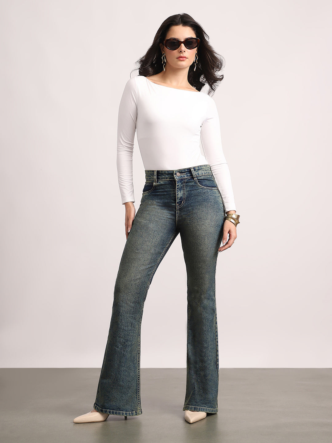 Women's Blue Mid Rise Bootcut Fit Washed Jeans Stretchable