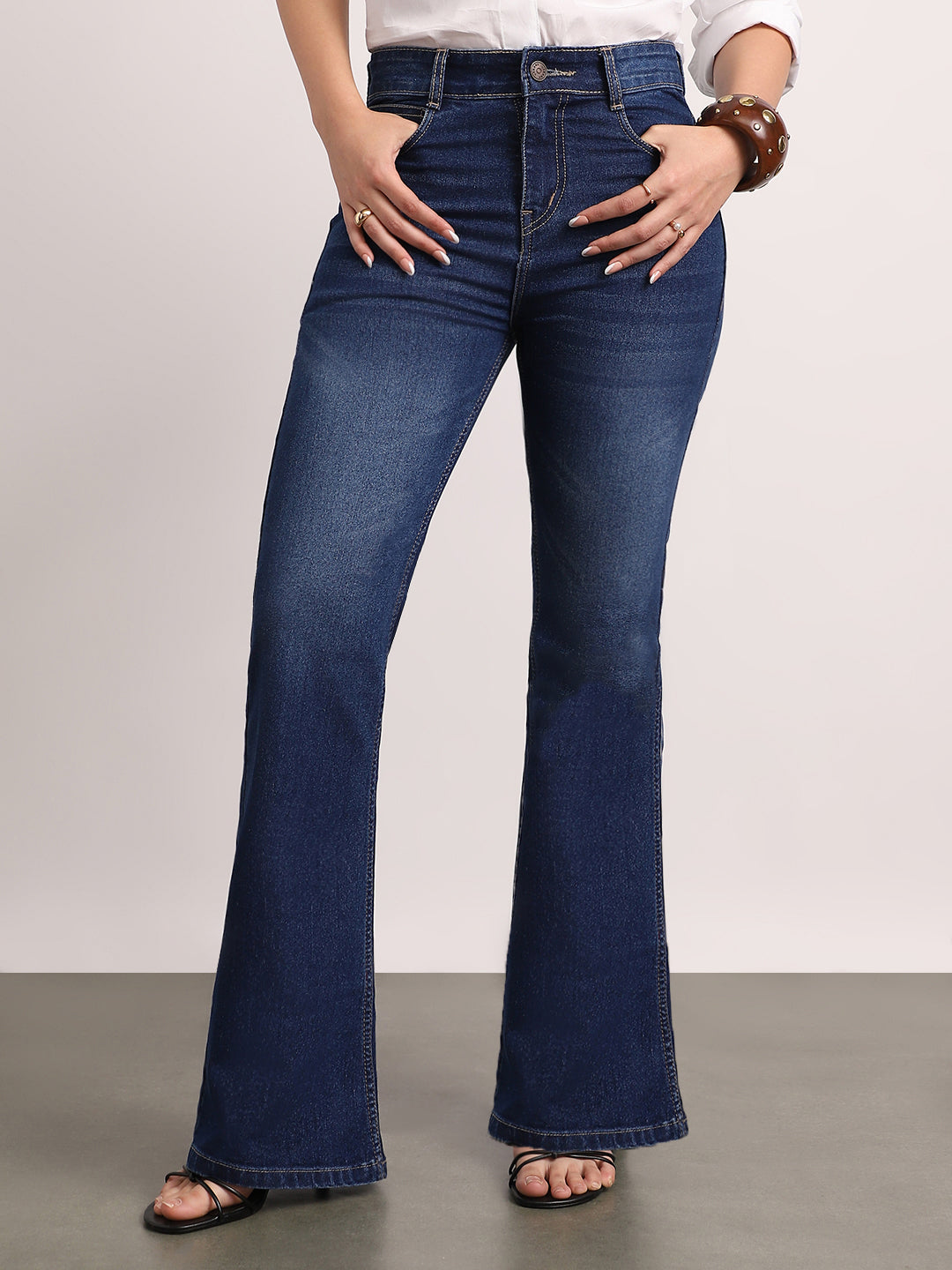 Women's Dark Blue Mid Rise Bootcut Fit Washed Jeans Stretchable
