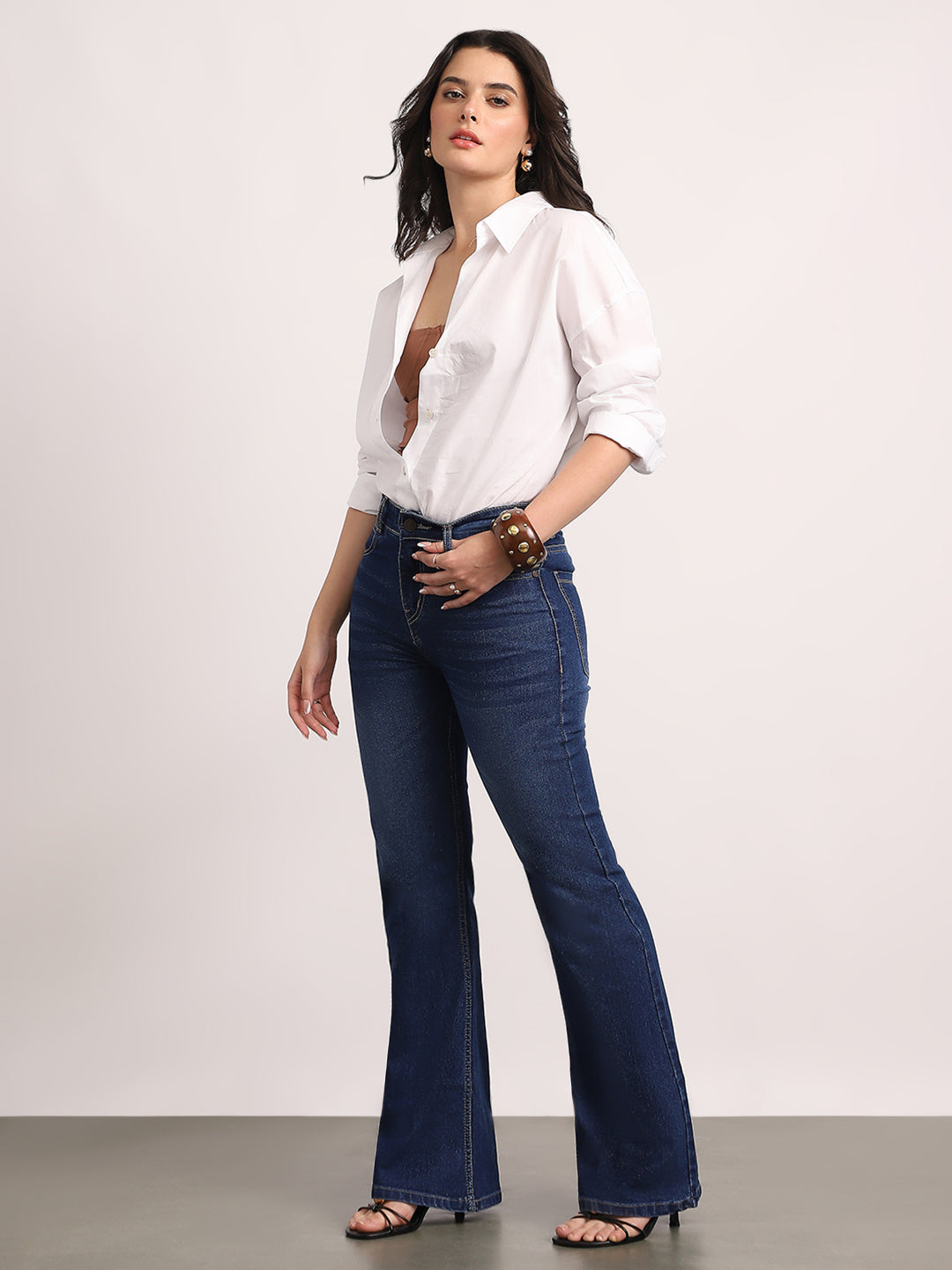 Women's Dark Blue Mid Rise Bootcut Fit Washed Jeans Stretchable