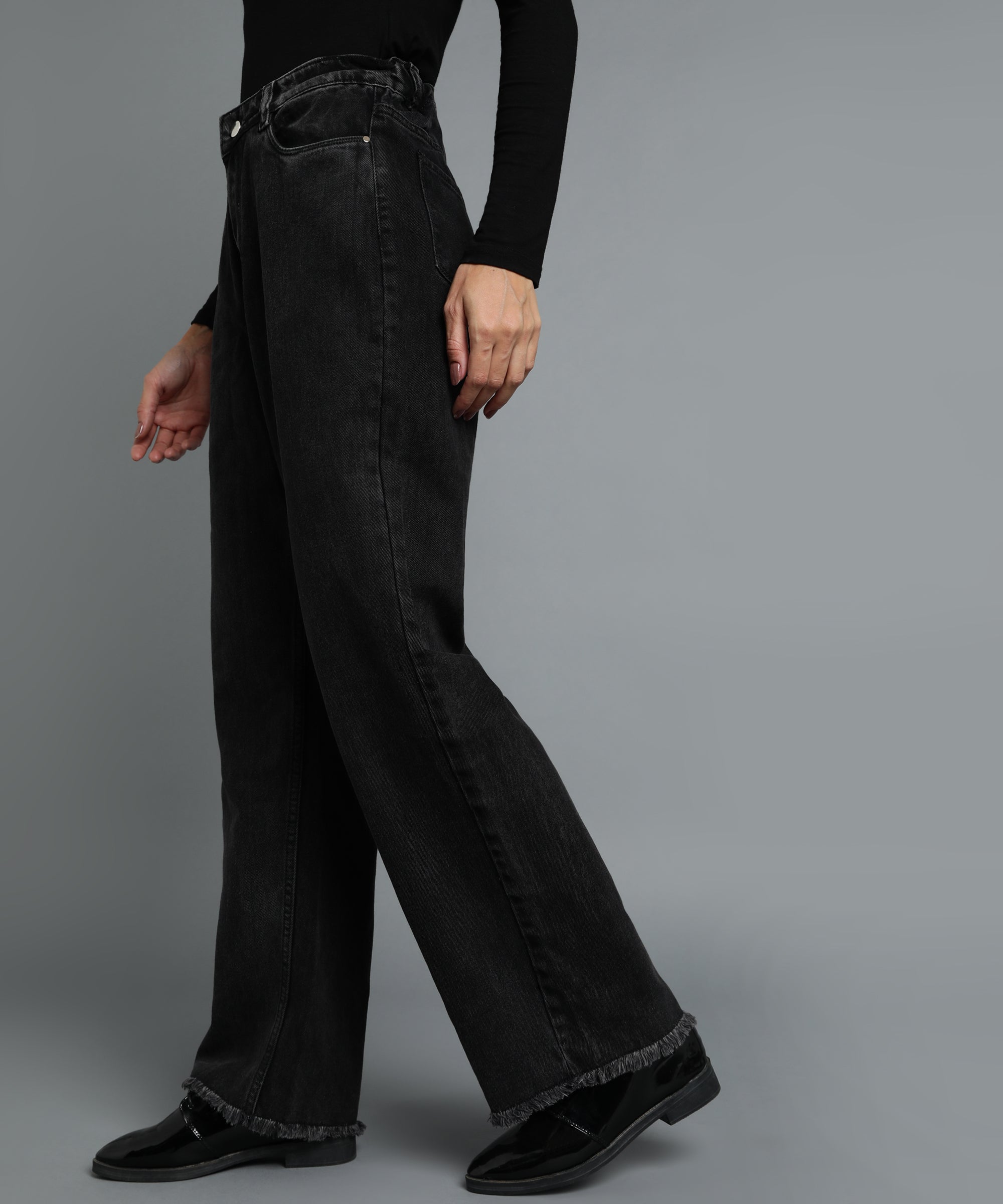 Women's Black Regular Fit Wide Leg Washed Jeans