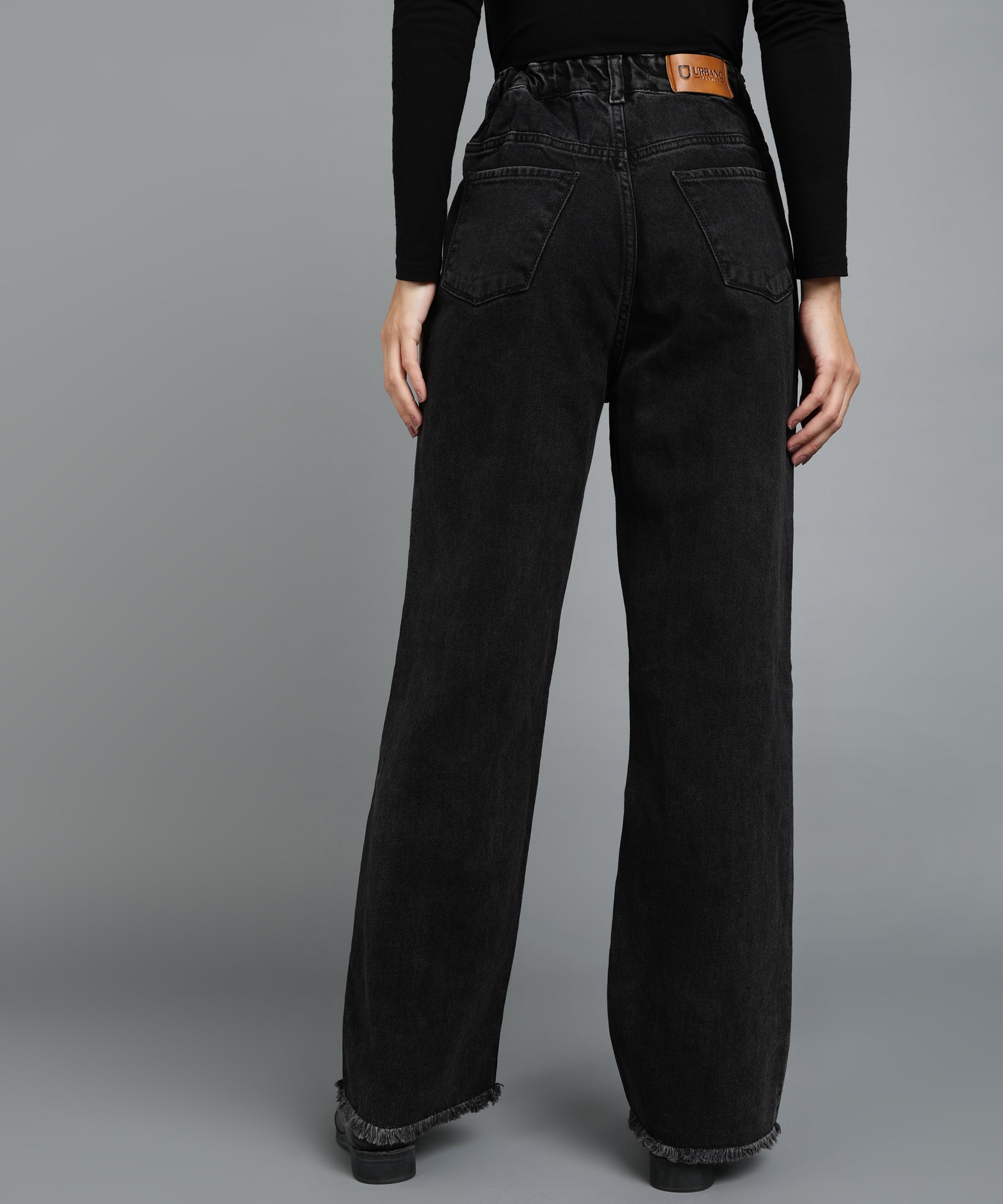 Women's Black Regular Fit Wide Leg Washed Jeans
