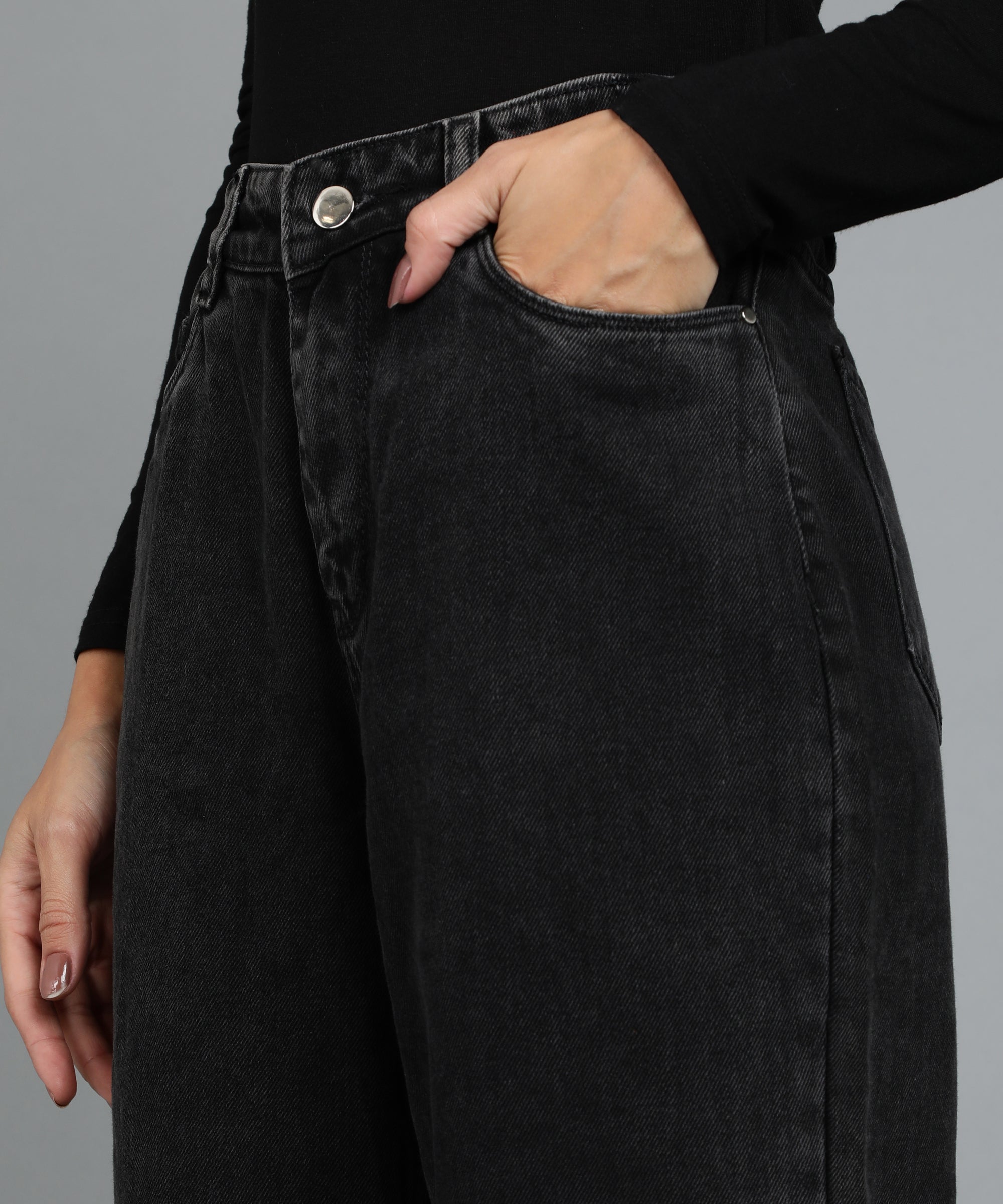 Women's Black Regular Fit Wide Leg Washed Jeans