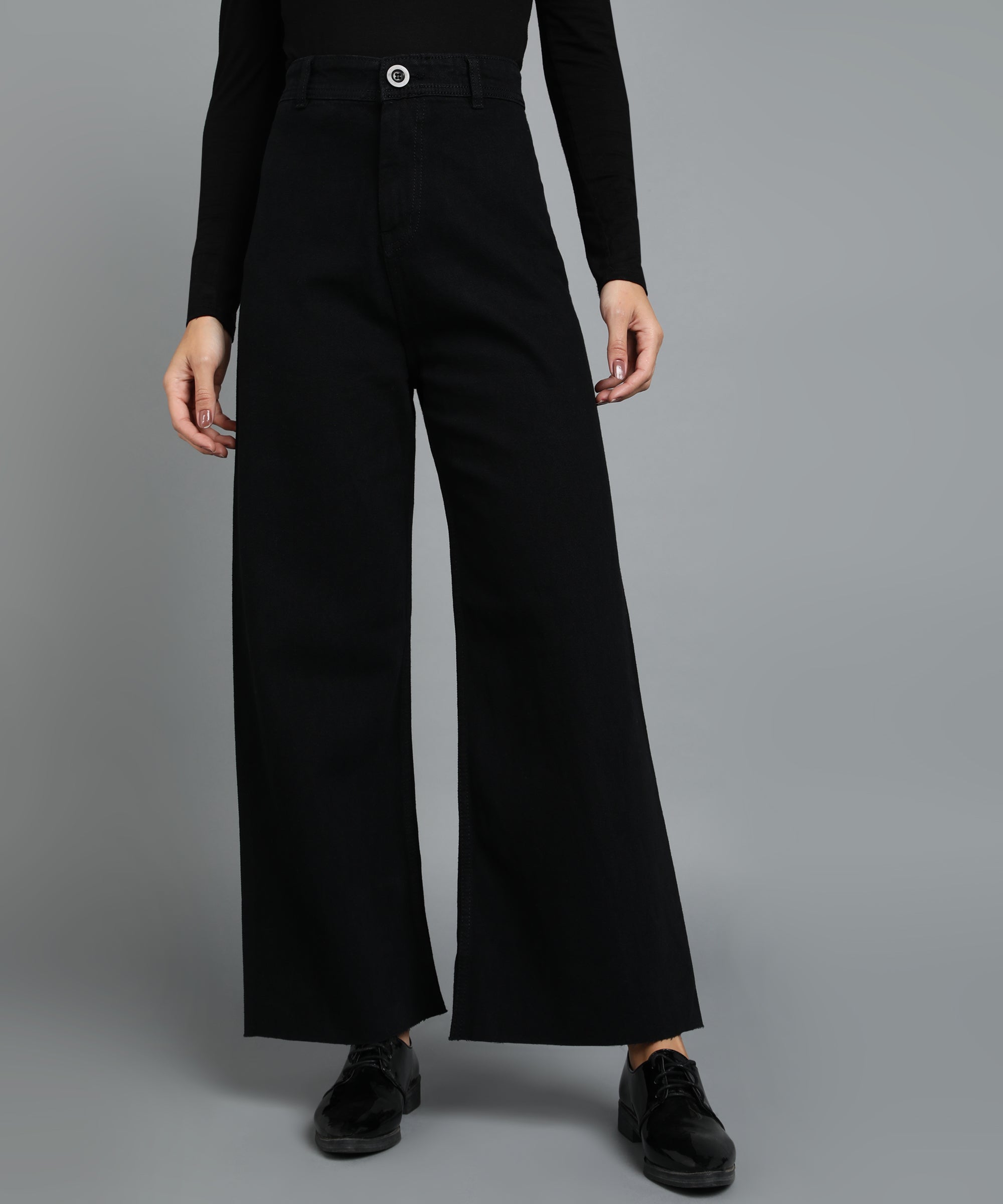 Women's Black Regular Fit Wide Leg Washed Jeans