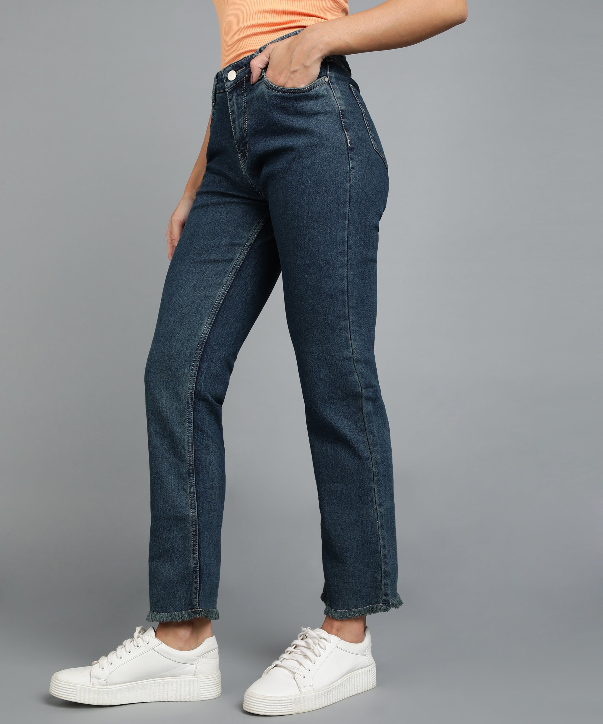 Women's Blue Regular Fit Washed Jeans
