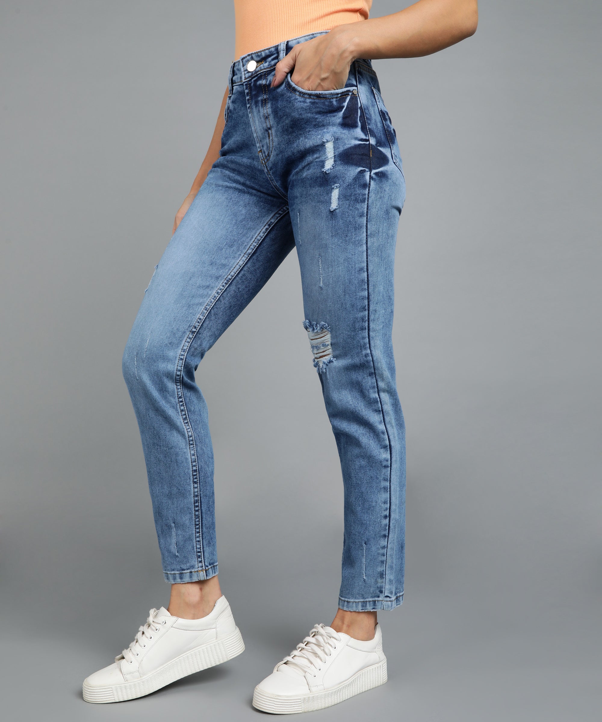 Women's Light Blue Boyfriend Fit Washed Jeans