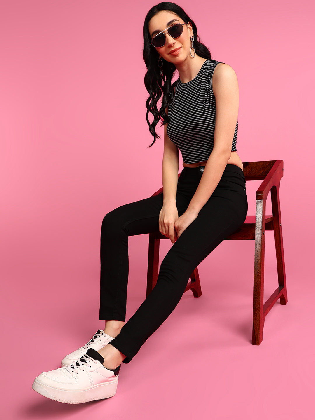 Women's Black Skinny Fit Solid Jeans