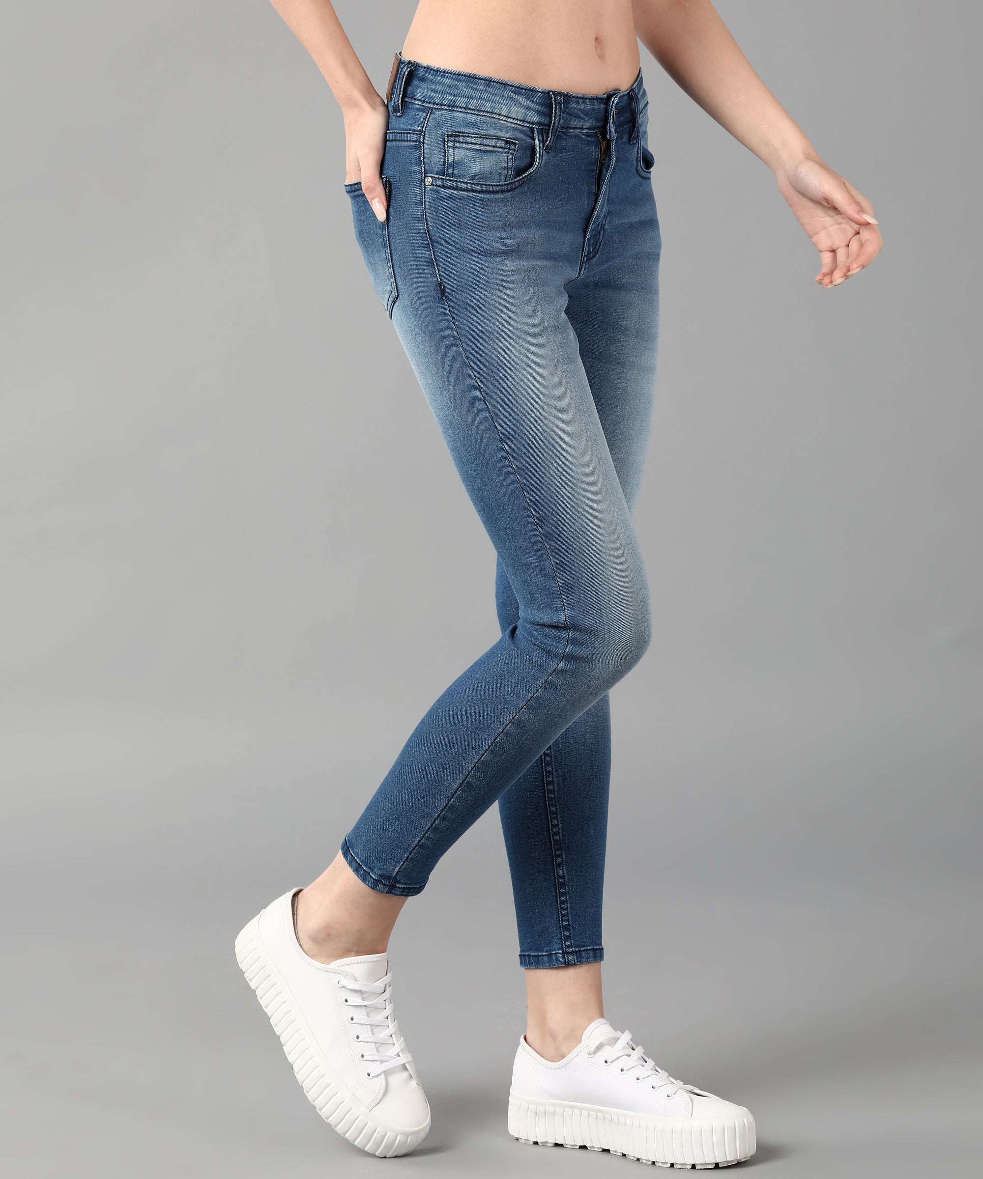 Women's Light Blue Skinny Fit Washed Jeans