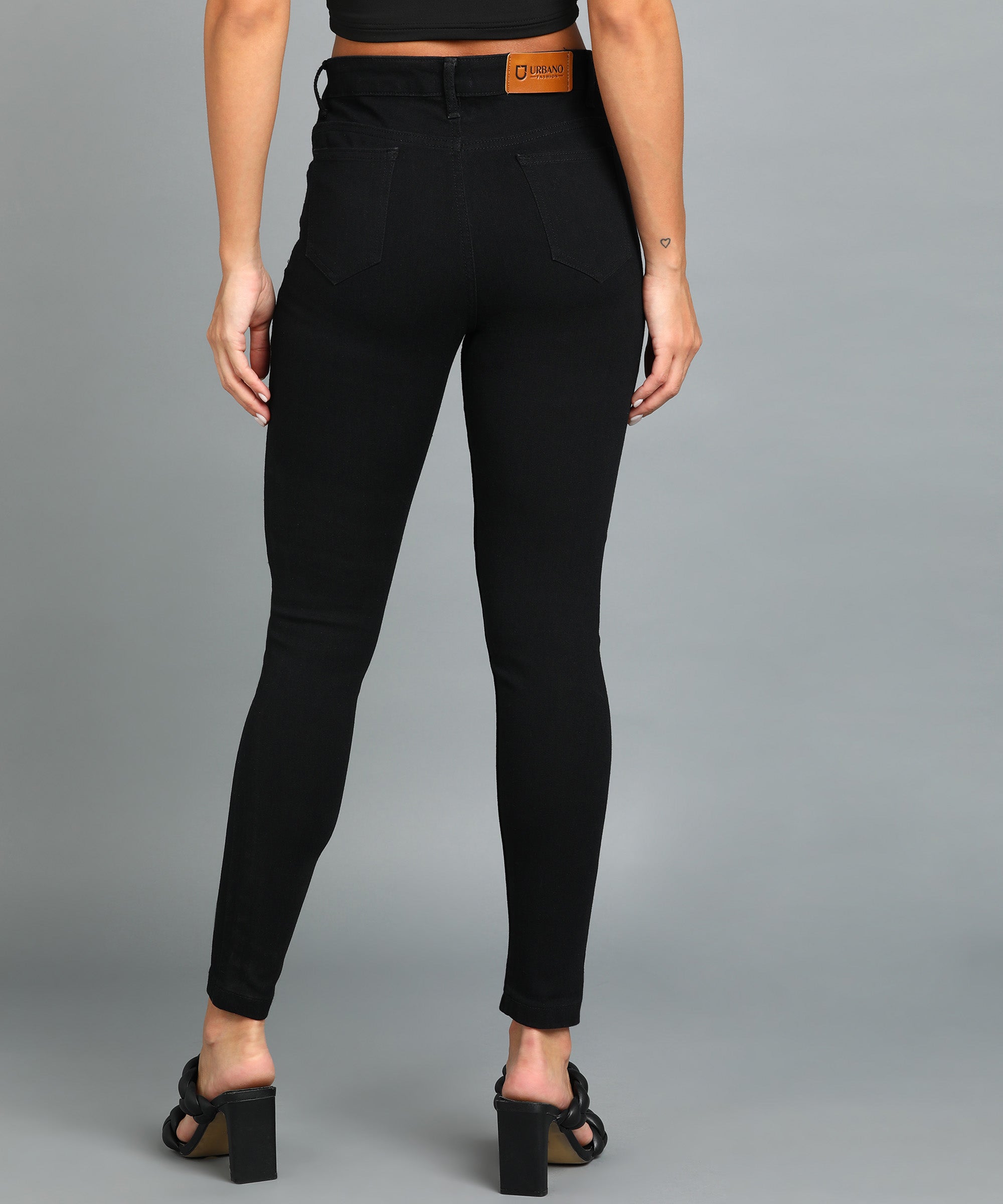 Women's Black Skinny Fit Washed Jeans