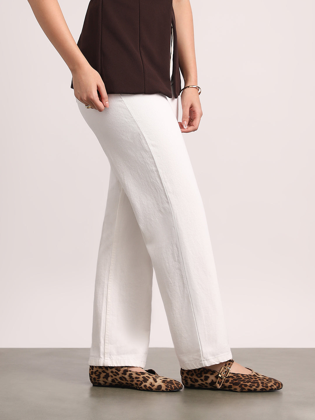 Women's White High Rise Straight Fit Washed Jeans Non-Stretchable